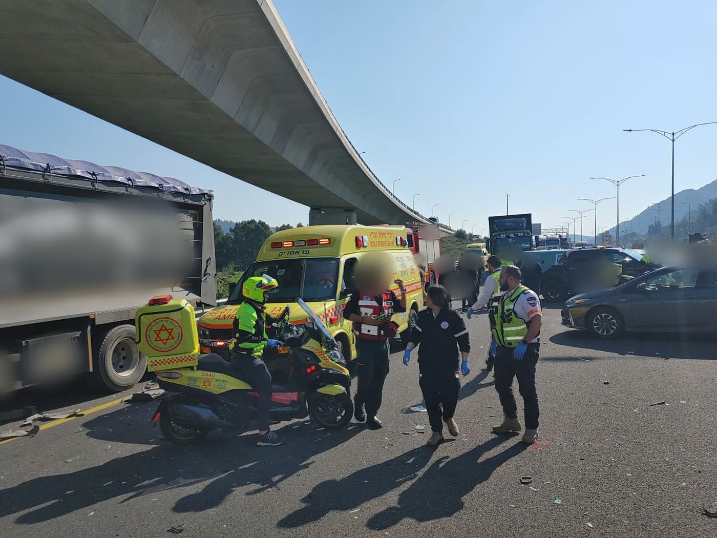 תאונה קטלנית בכרמל: אישה ותינוק נהרגו לאחר שנפגעו ממשאית