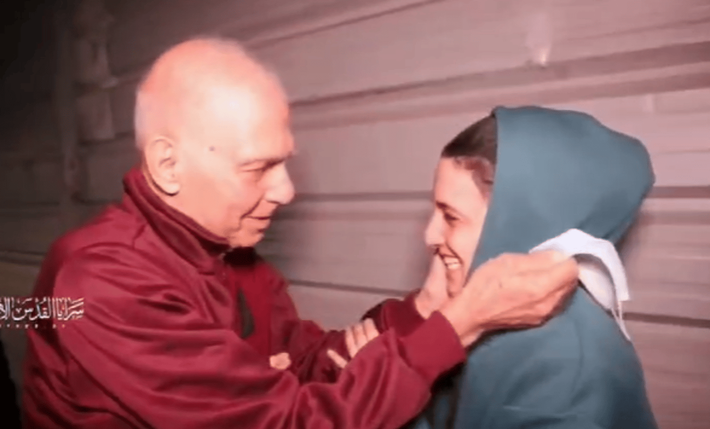 אחרי שחרור אגם ברגר: גדי מוזס וארבל יהוד בדרך לצלב האדום