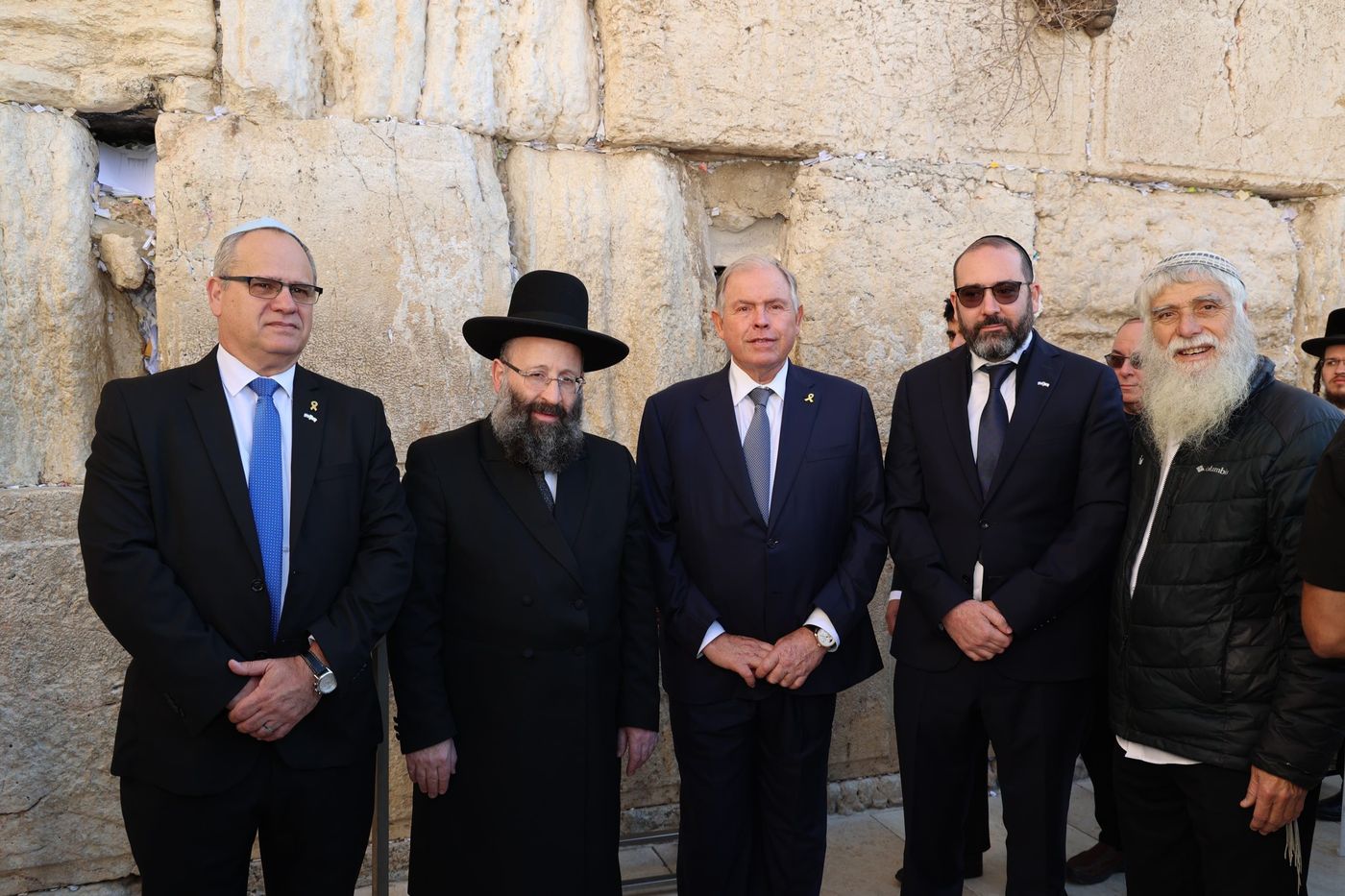 "מרגש וייחודי": שר החוץ של ארגנטינה ביקר בכותל המערבי