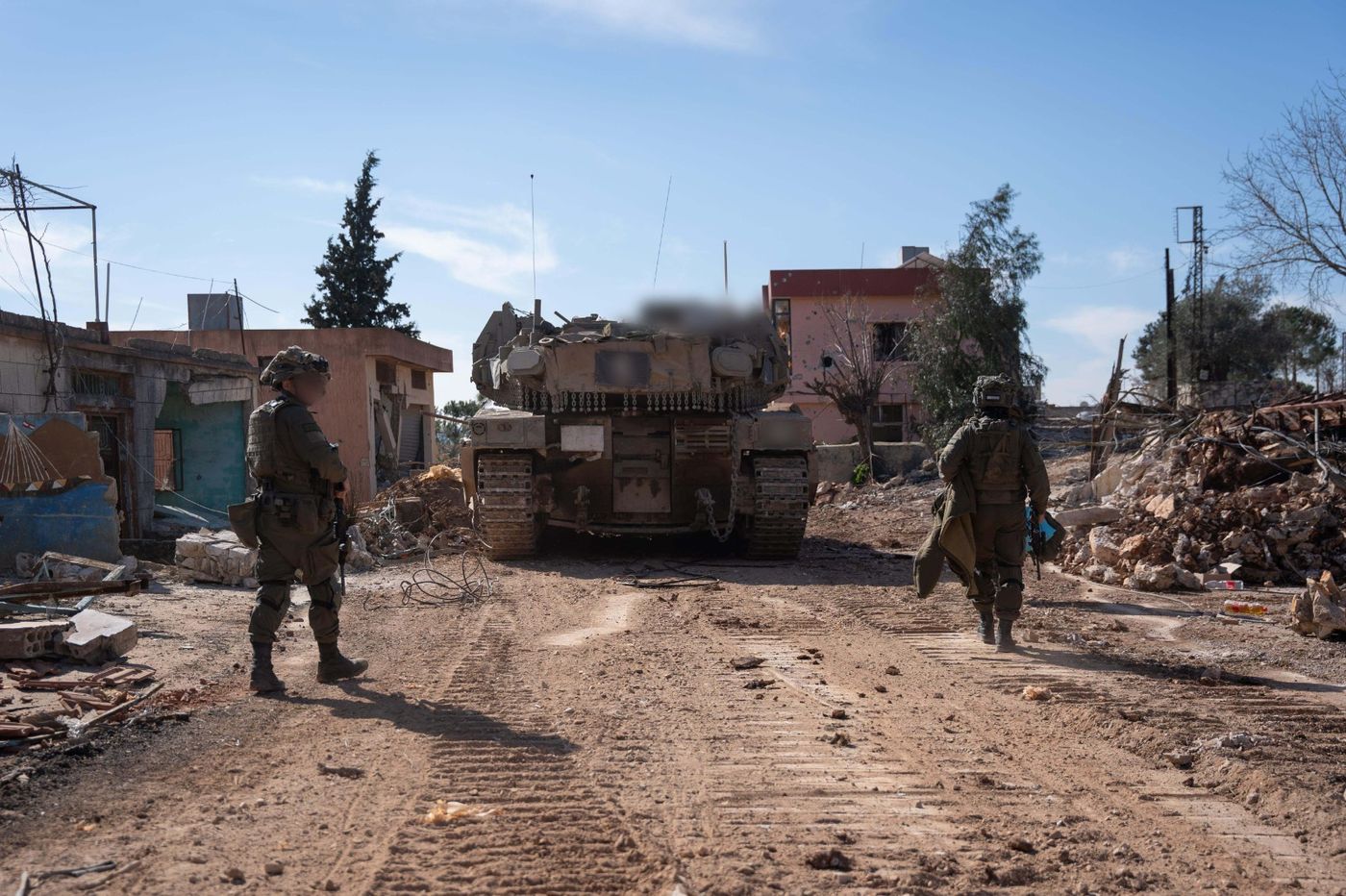 שבוע לתאריך הנסיגה: צה"ל ממשיך להשמיד אמל"ח בדרום לבנון