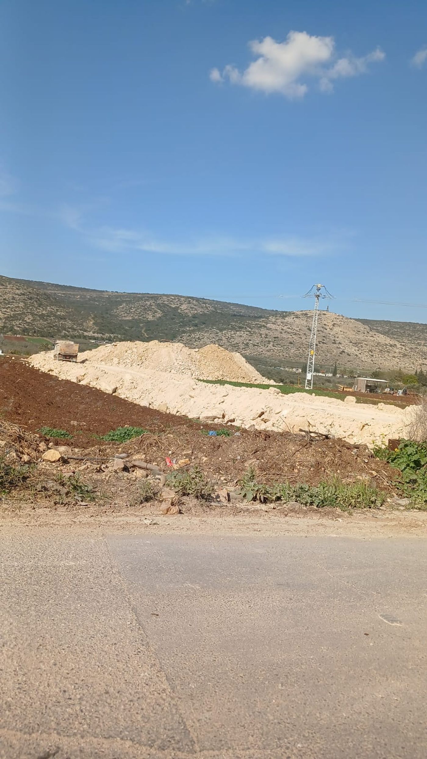 מפגע סביבתי סמוך לבית רימון, ללא קרדיט