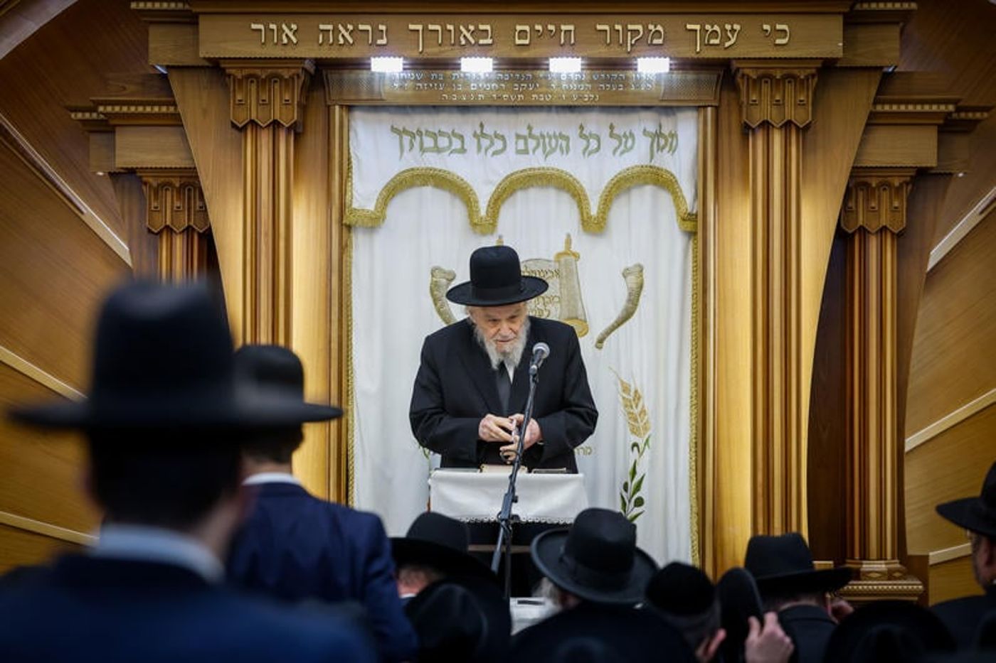 התפללו לרפואתו: מנהיג הציבור הליטאי אושפז בבית החולים