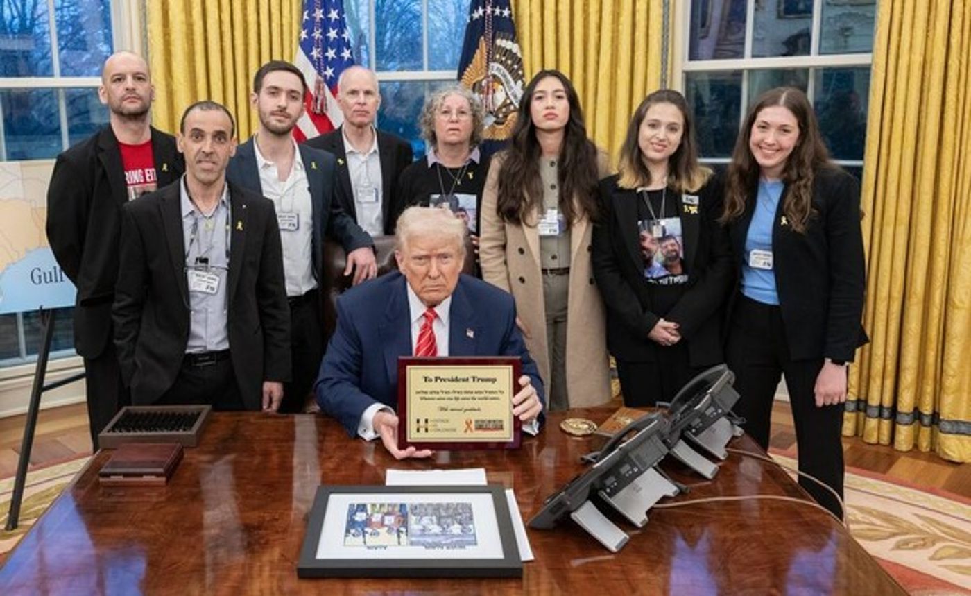 פגישת החטופים המשוחררים עם הנשיא טראמפ,