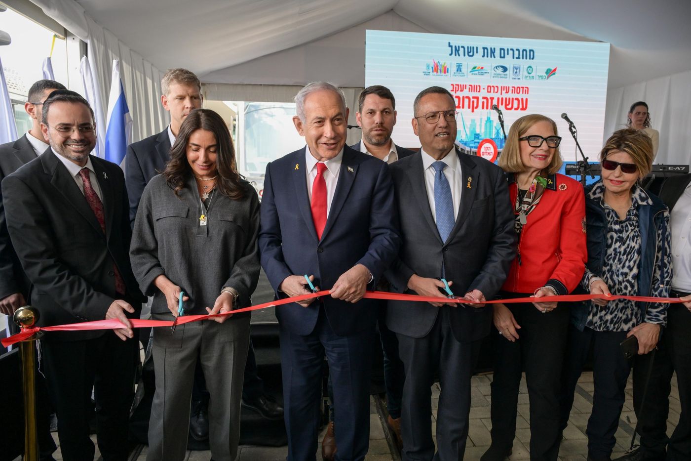עוד מעט נהפוך למם: שר הבריאות "גזר" את הסרט