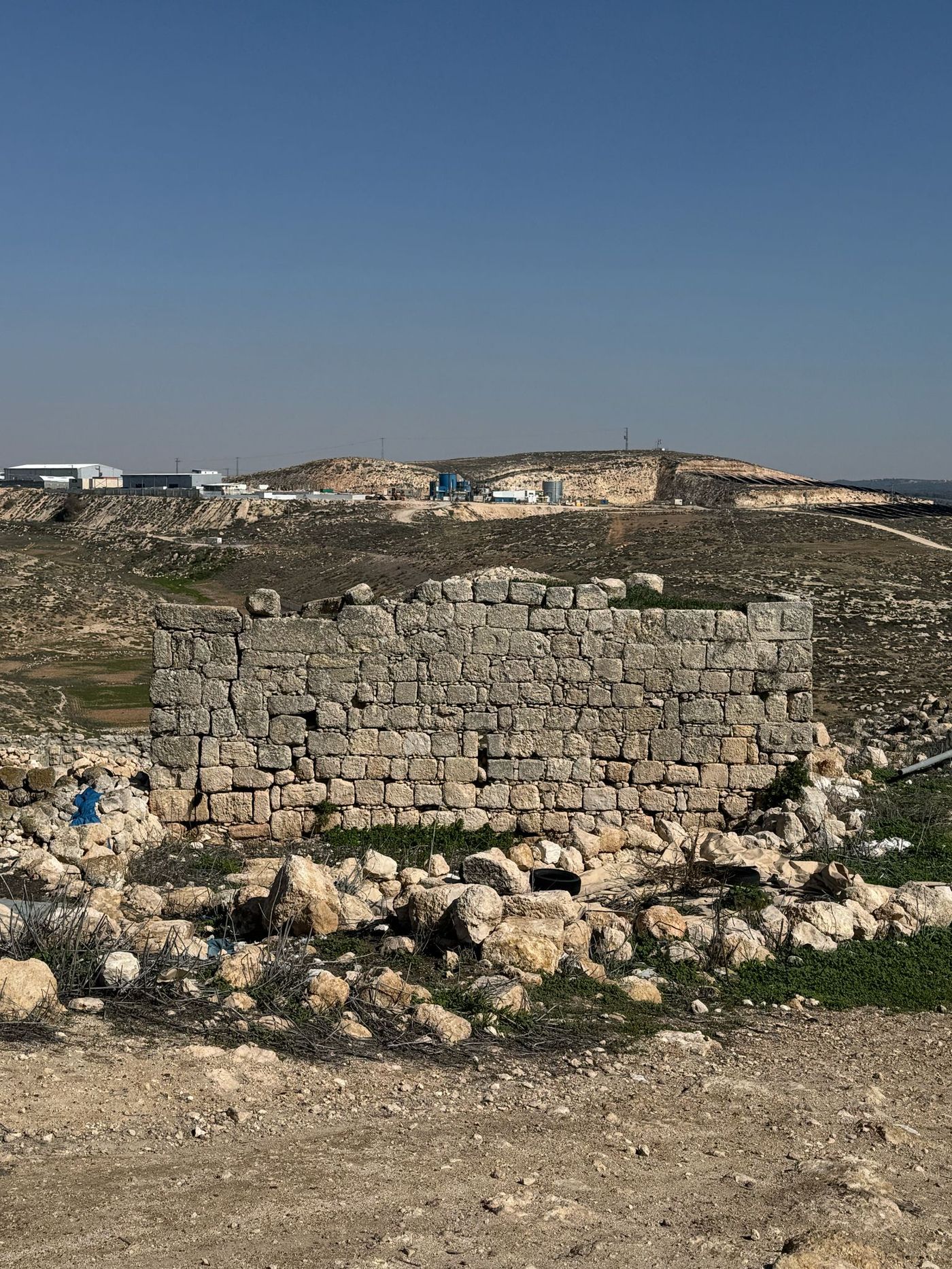 בחסות בג"ץ: הפולשים חזרו להתגורר באתר הארכיאולוגי