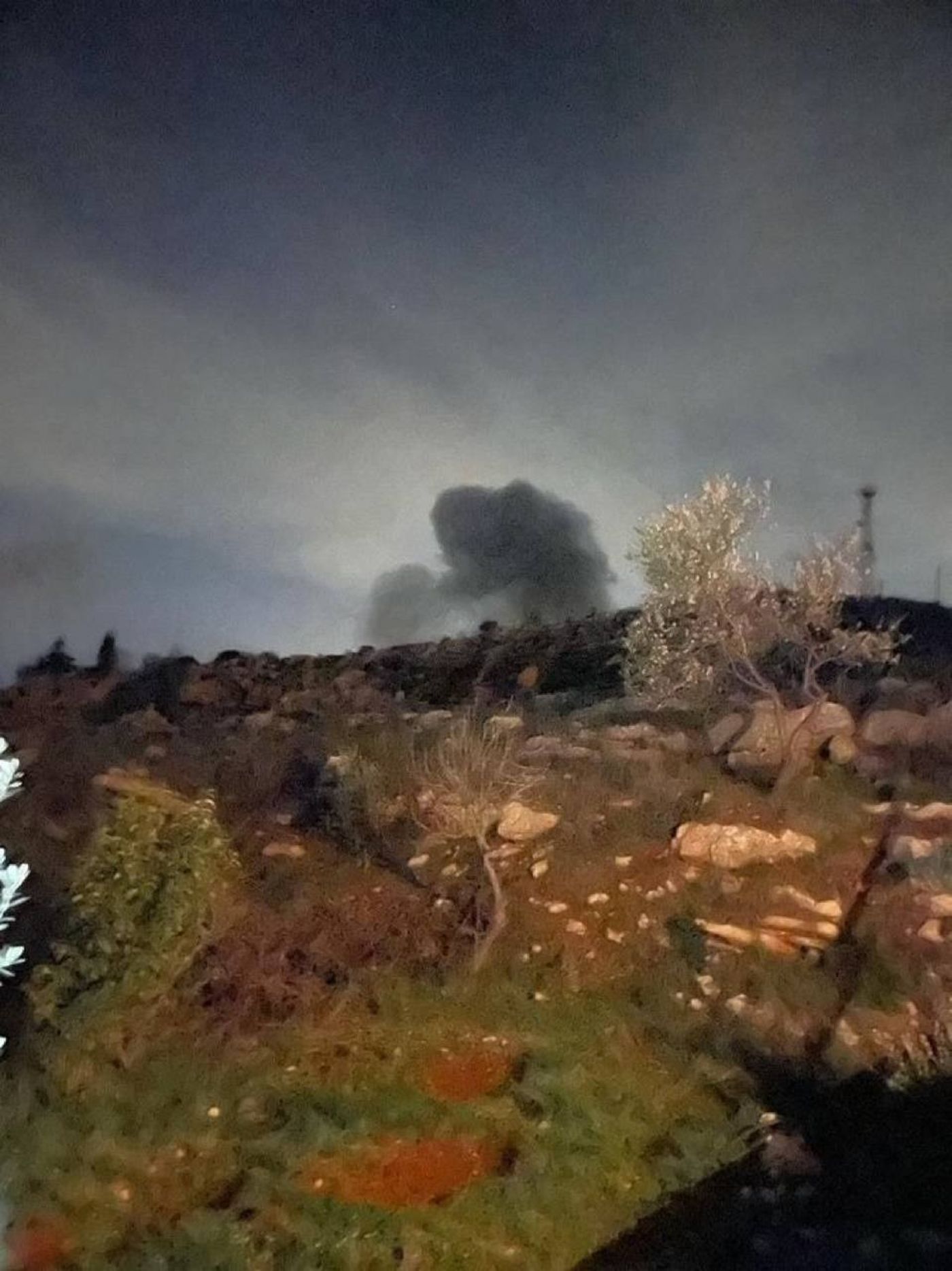 צה"ל מאשר: אתרים צבאיים של חיזבאללה הותקפו בלבנון