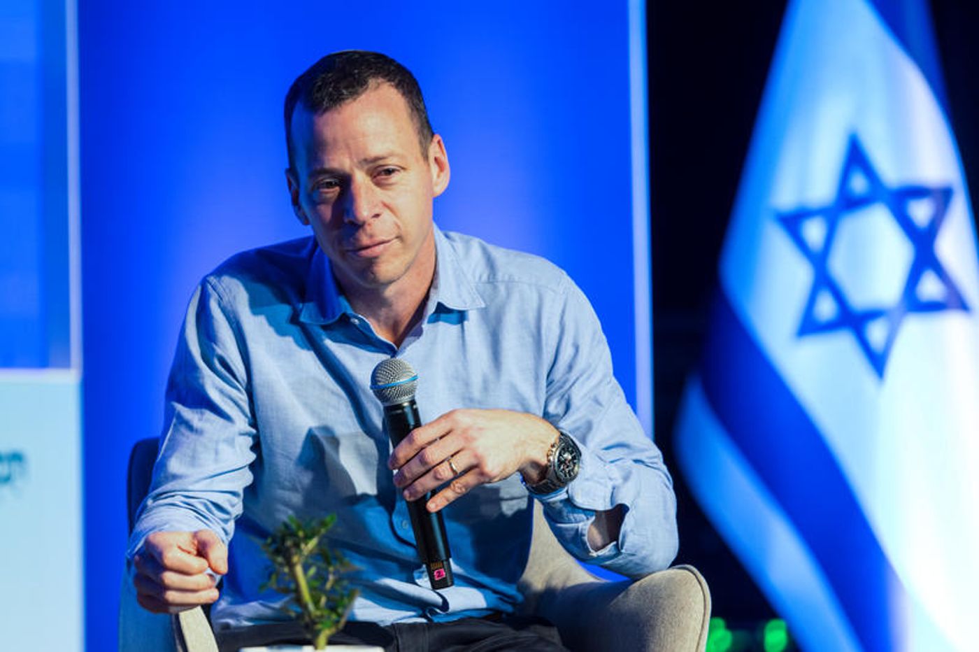 תביעת ענק נגד עמית סגל