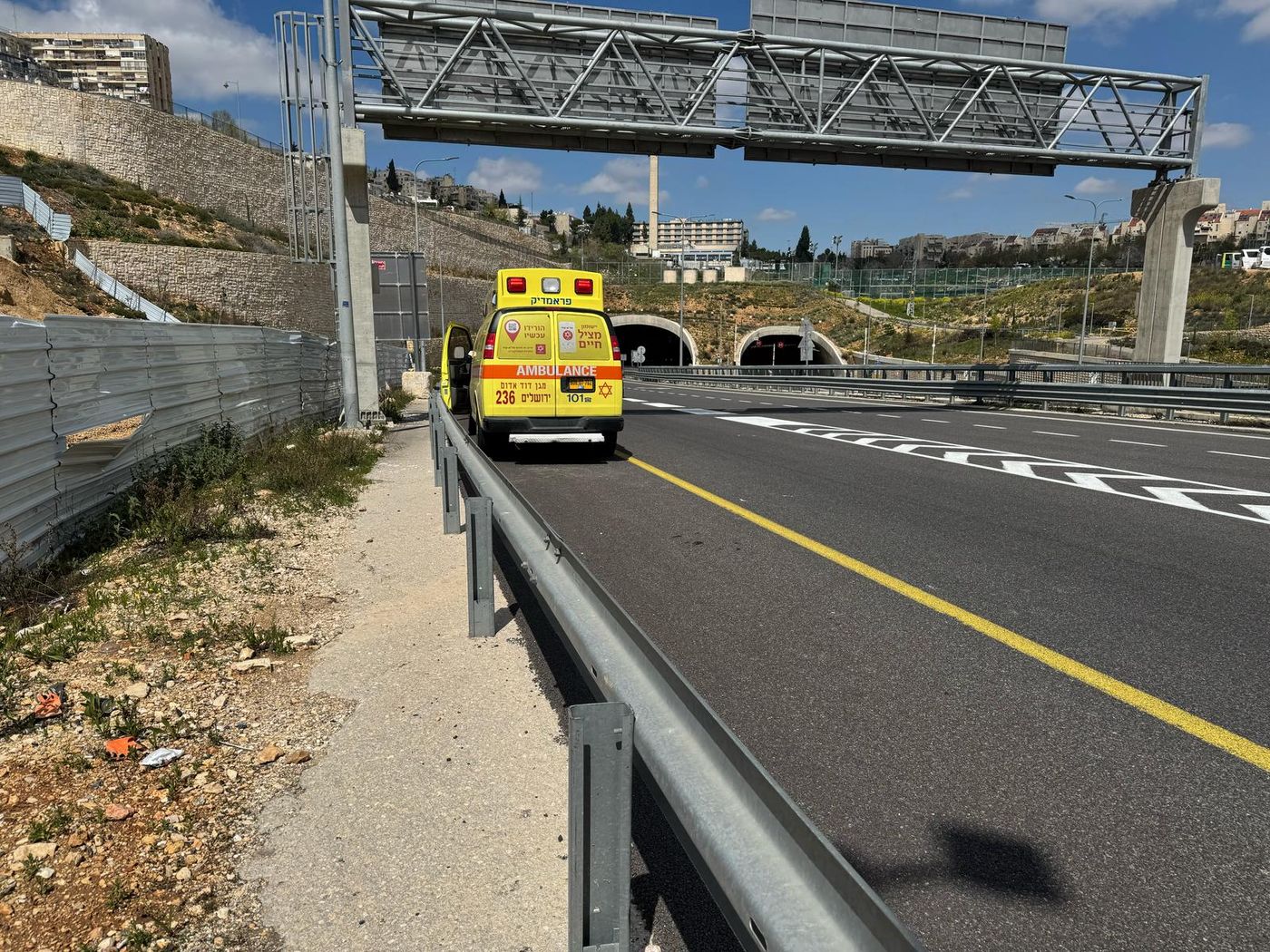 תאונת עבודה קשה: הרוג ופצוע במחלף כביש 16 בירושלים