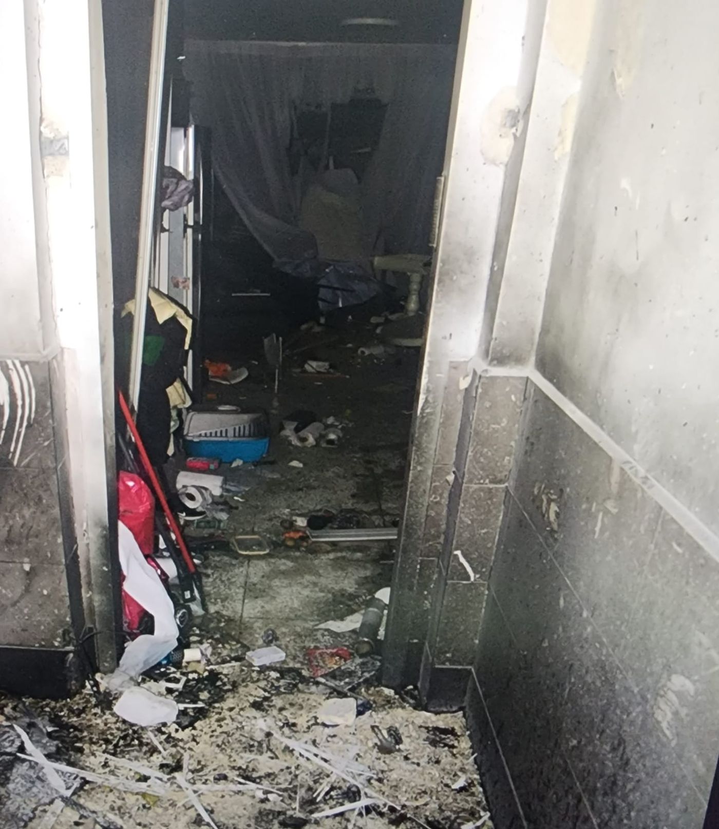 נעצרו שני חשודים בהנחת מטען חבלה בבניין מגורים בחולון