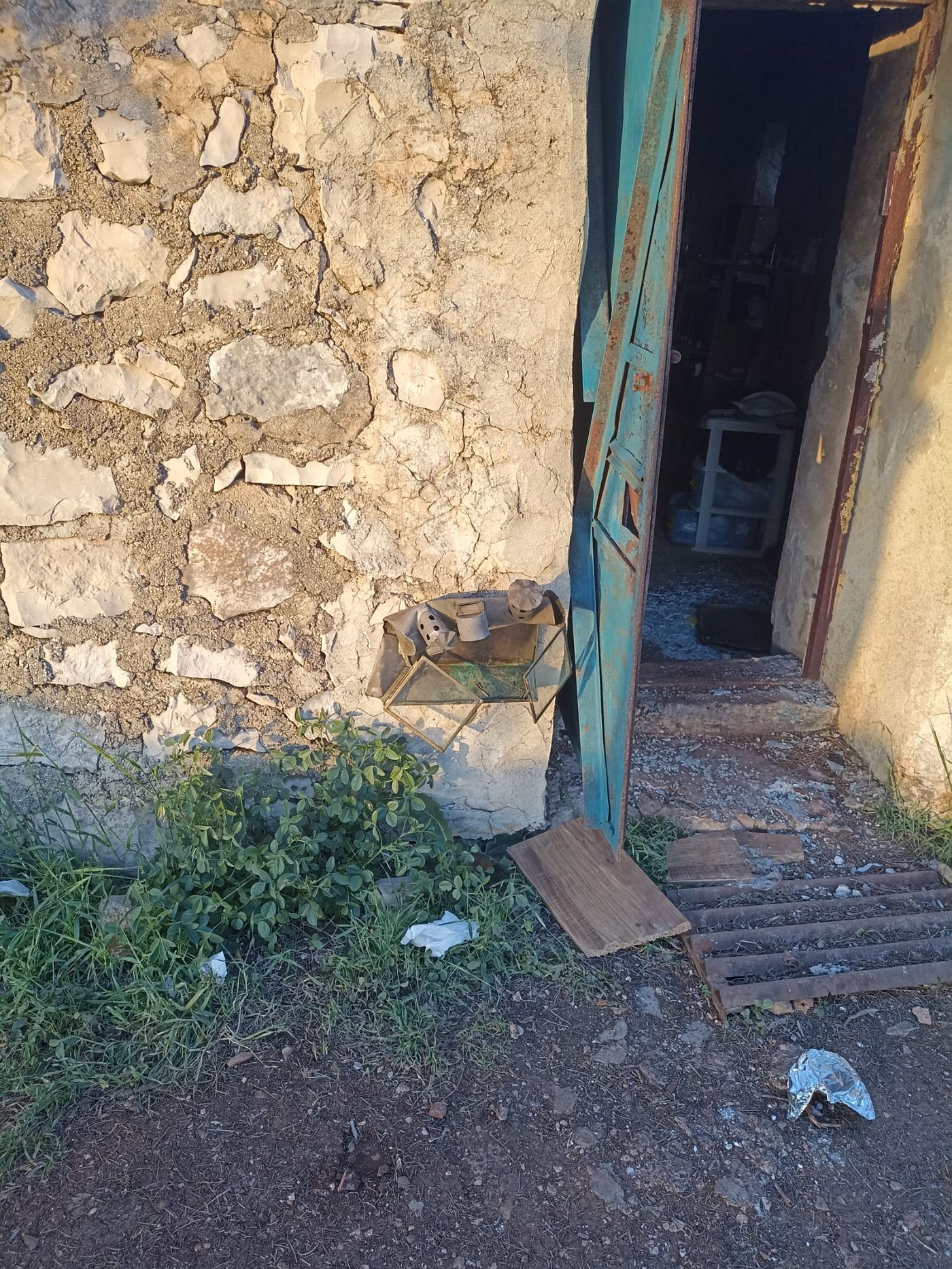 אקווריום לחנוכיה שנשבר בהר עיבל