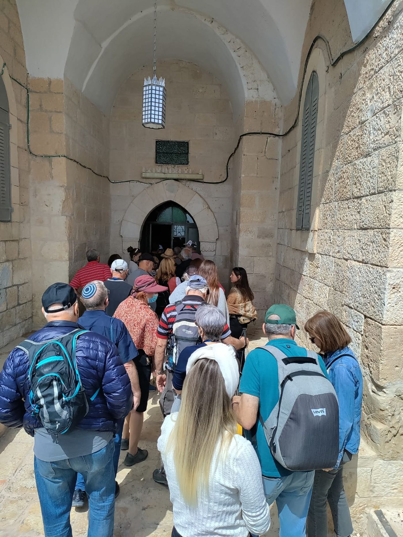 צועדים בשביל הנופלים: שבוע הגבורה מוקדש לנופלי חרבות ברזל