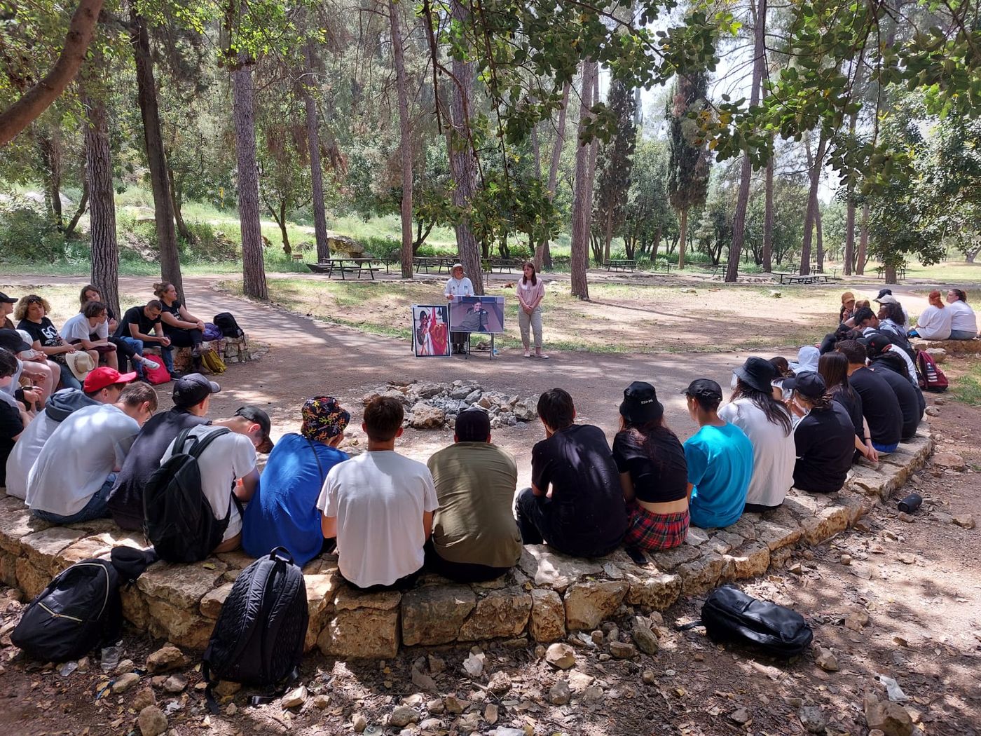 צועדים בשביל הנופלים: שבוע הגבורה מוקדש לנופלי חרבות ברזל