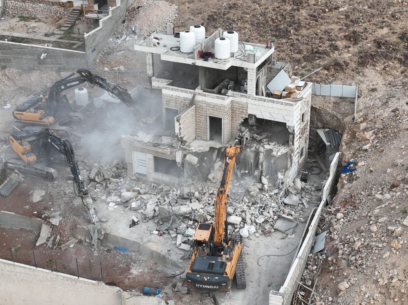 המאבק נמשך: נהרסו מבנים לא חוקיים בשמורה ההסכמית