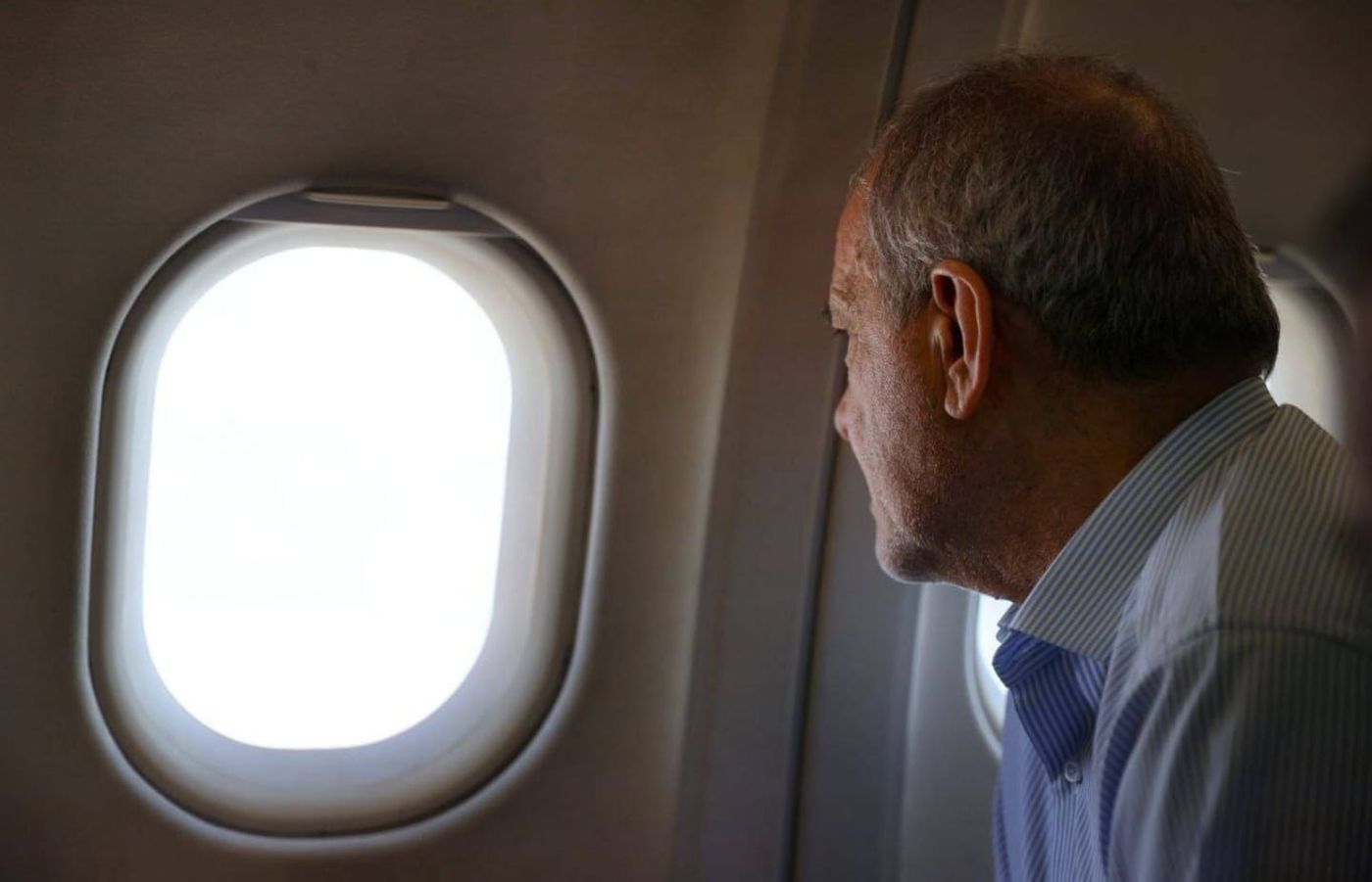 נשיא איראן, בדרכו אל בנדר עבאס במטוס הנשיאותי.