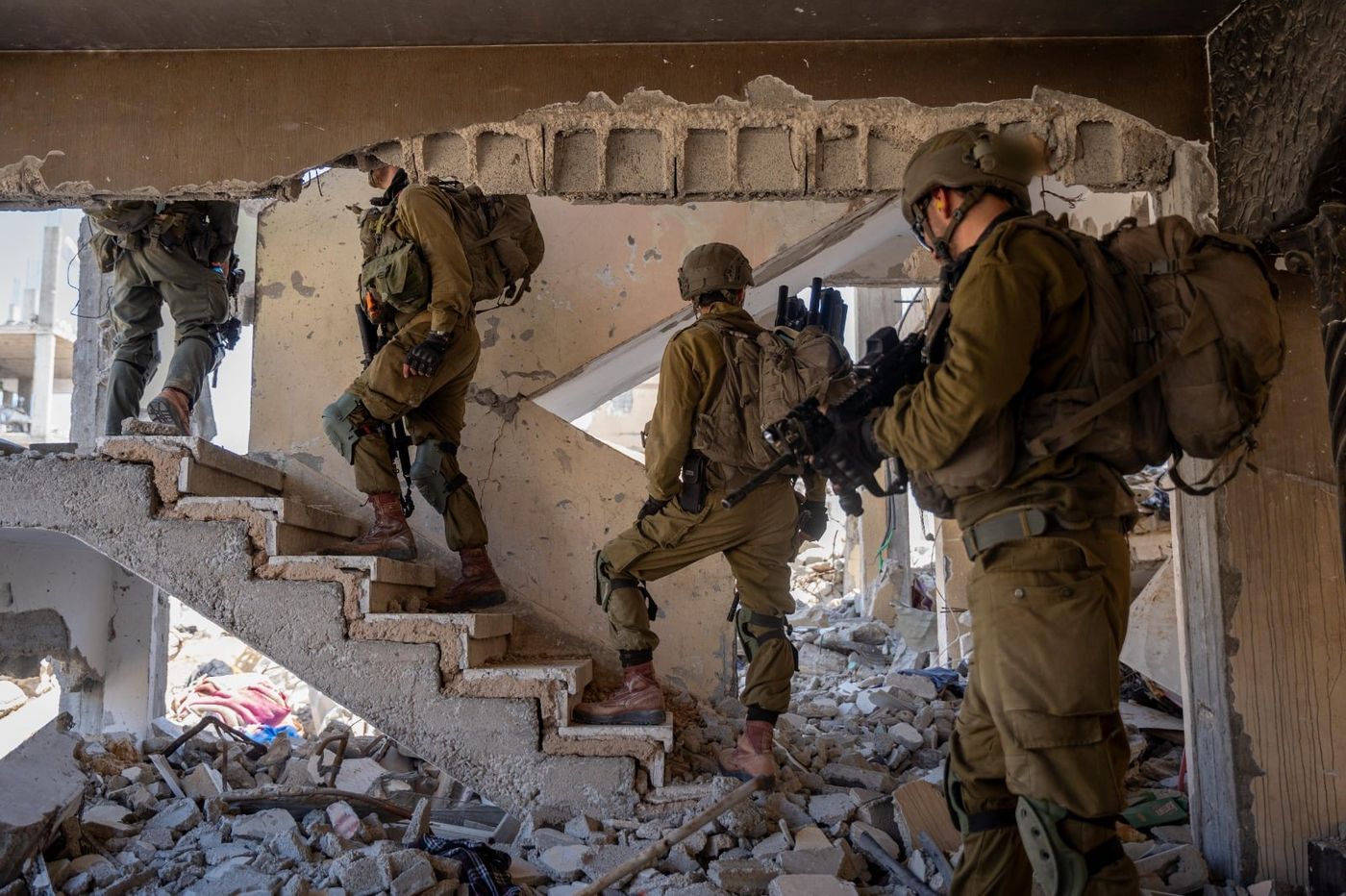 ״אגרוף ברזל״: הלוחמים ממשיכים להשמיד תשתיות טרור ברפיח | צפו