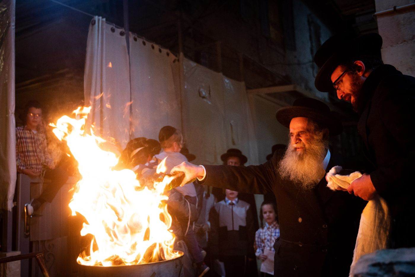 לפני ל"ג בעומר: מה צריך לדעת על תפוחי אדמה למדורה
