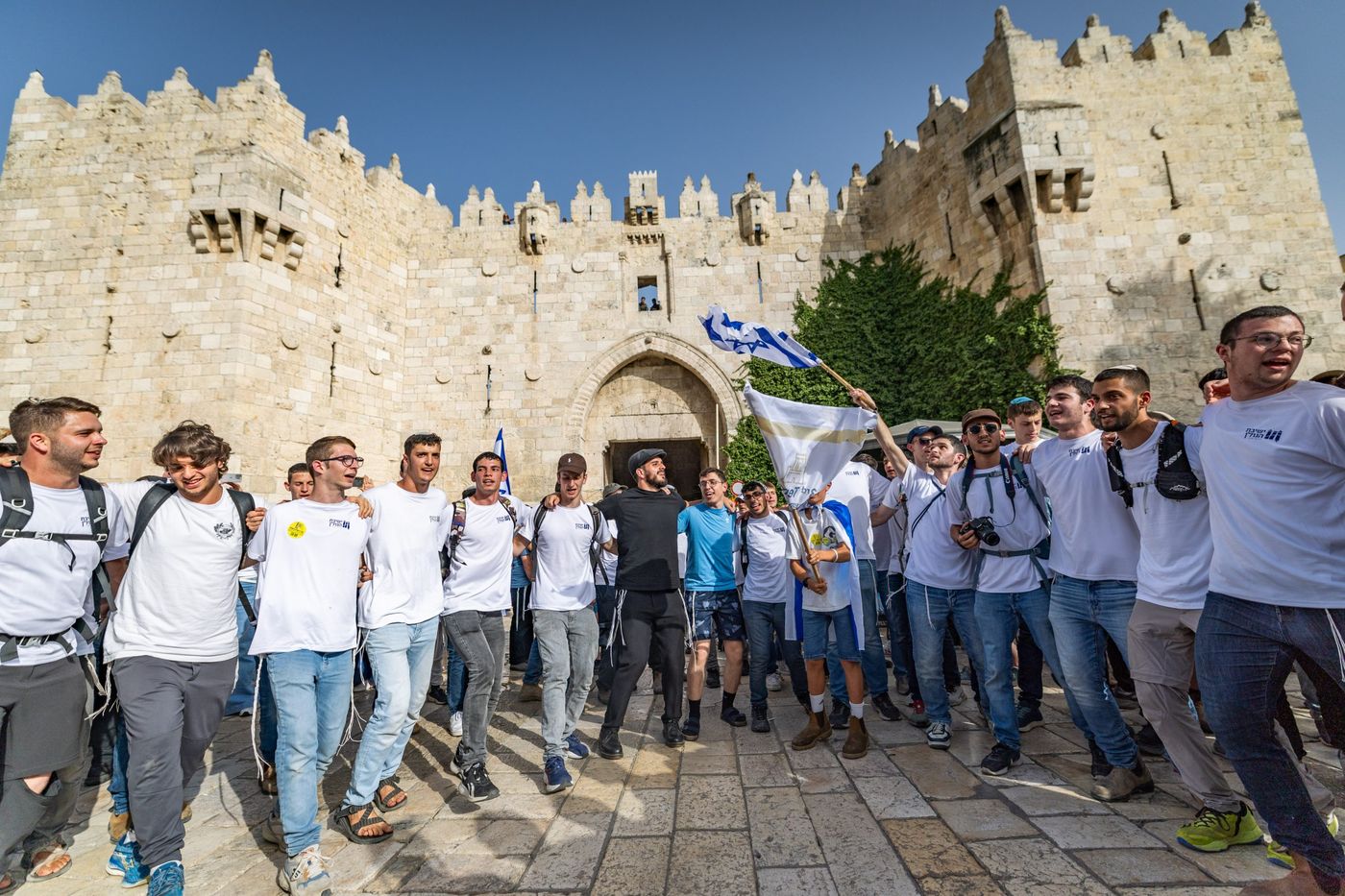 ריקוד דגלים