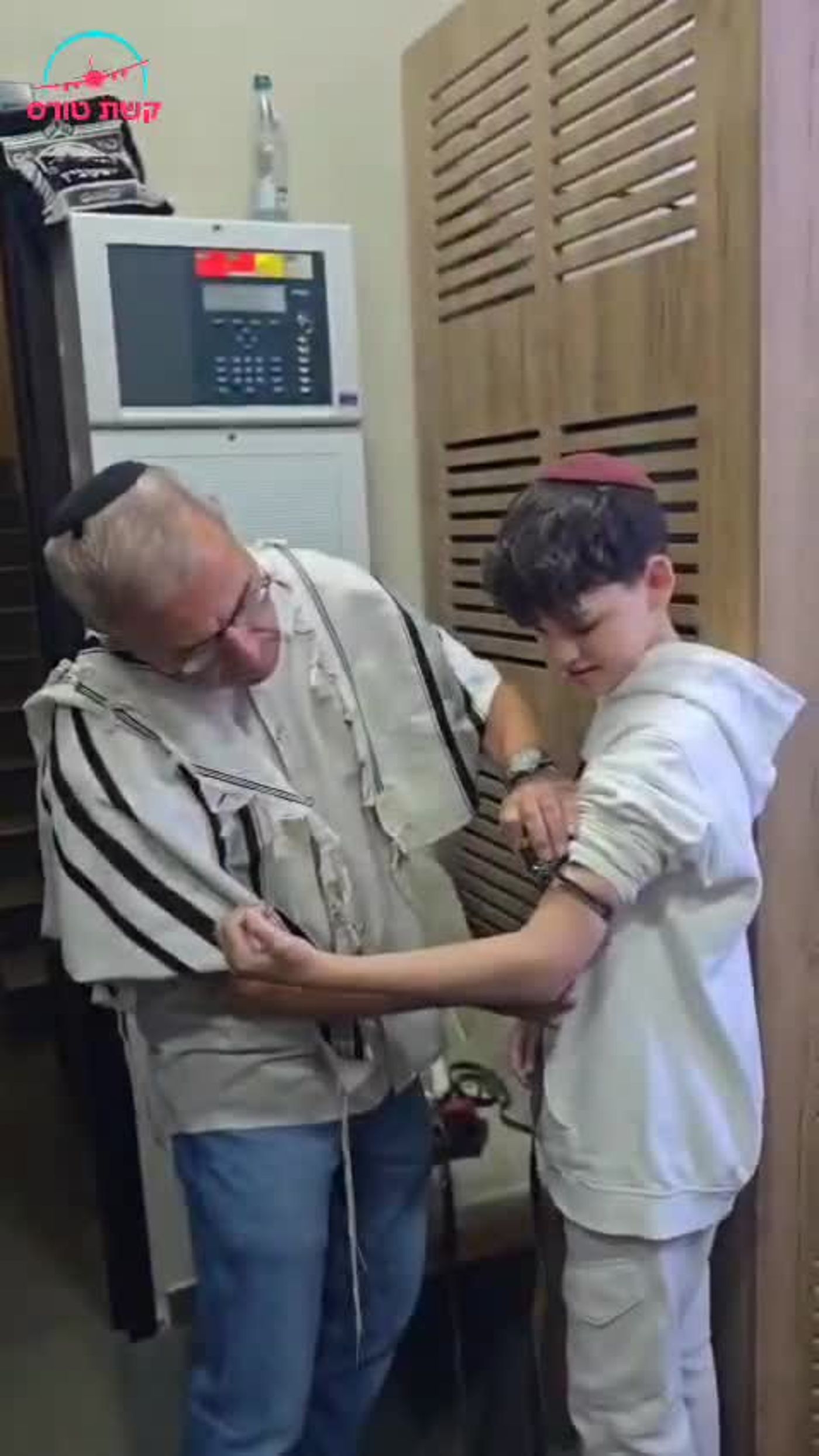 הנחת תפילין ועלייה לתורה גם בגיאורגיה (קובי פינקלר)