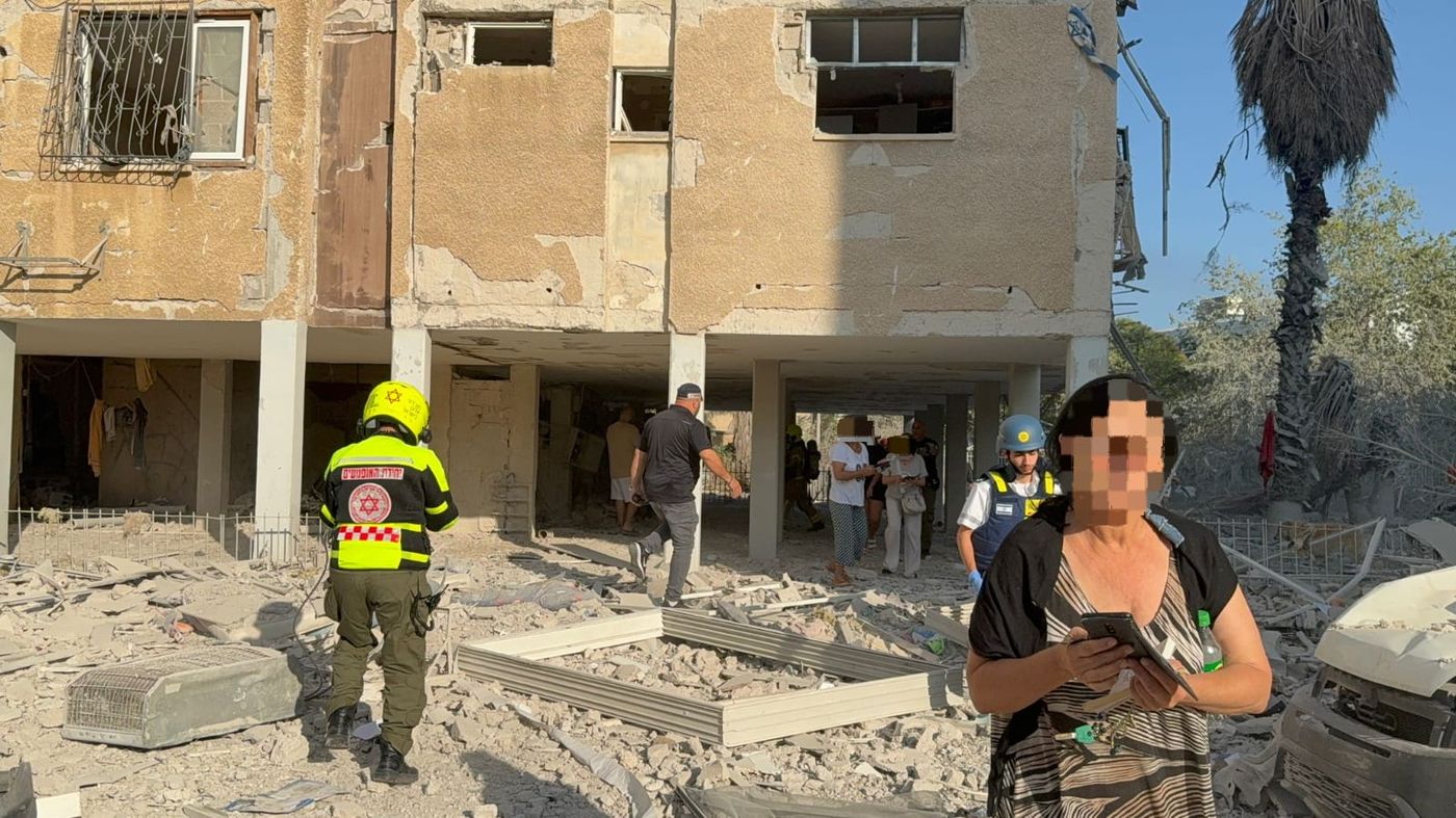 דיווחים על שבע נפילות: פגיעה ישירה בסורוקה