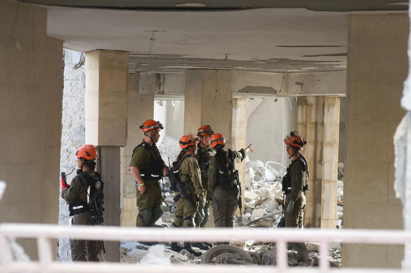 הרס רב במקום: תיעוד מפעילות פיקוד העורף בבאר שבע