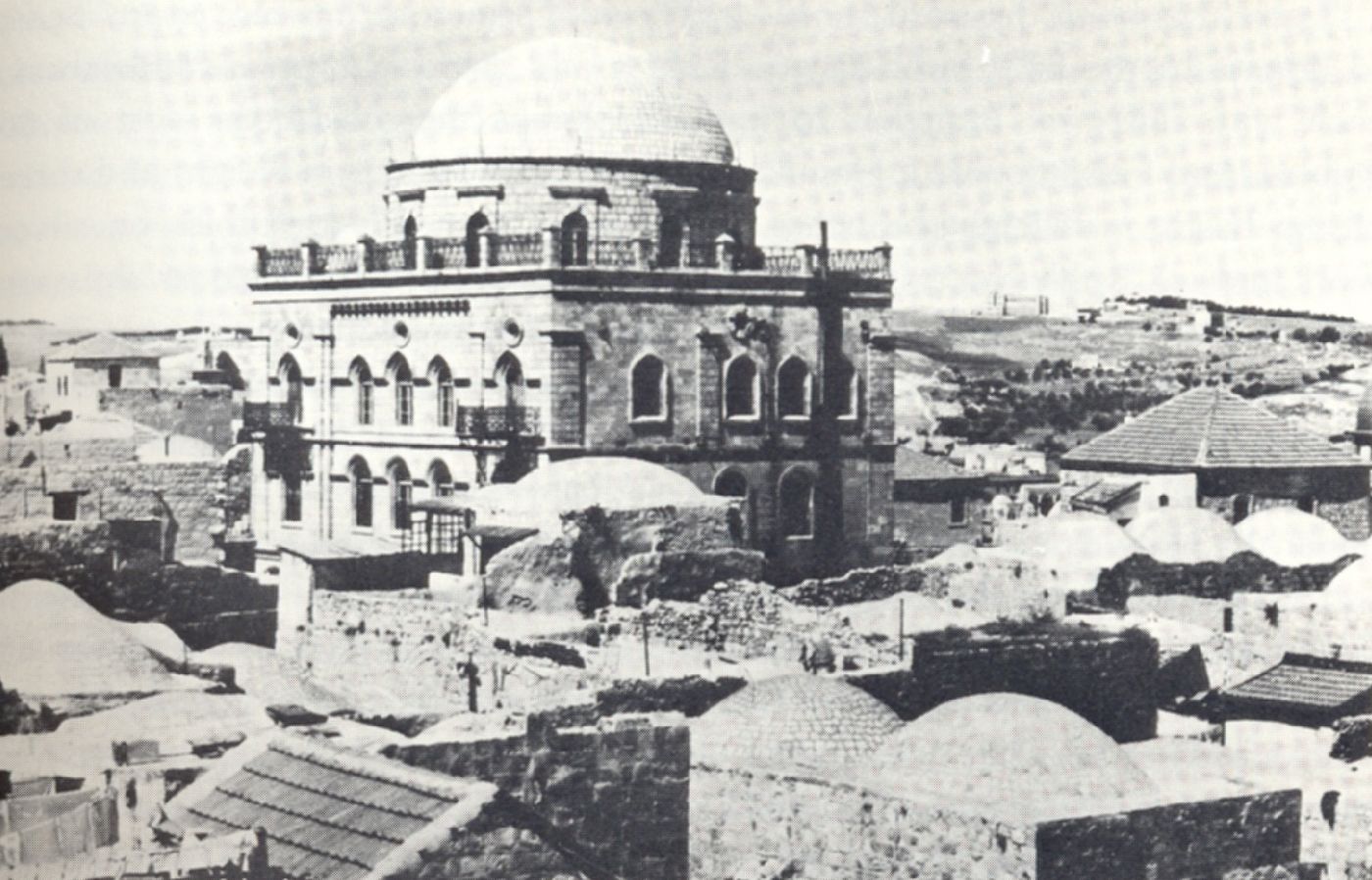 בית הכנסת תפארת ישראל לפני שפוצץ (ארכיון)