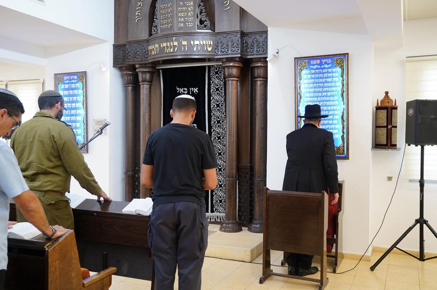 הרב קלמן בר בבסיס חיל האוויר (דוצ)