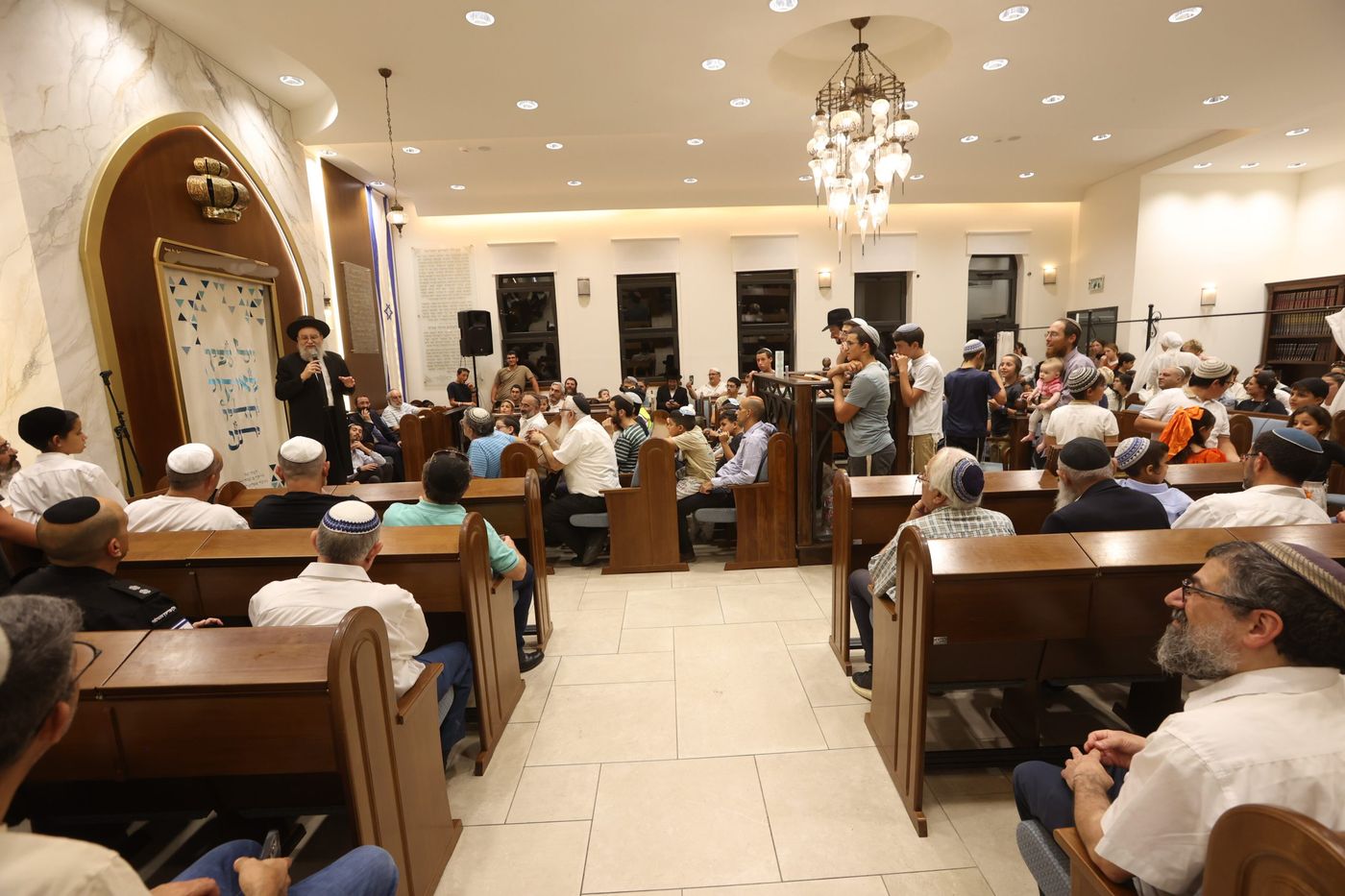 ספר התורה של יד לאחים הוכנס לבית כנסת בהר חומה