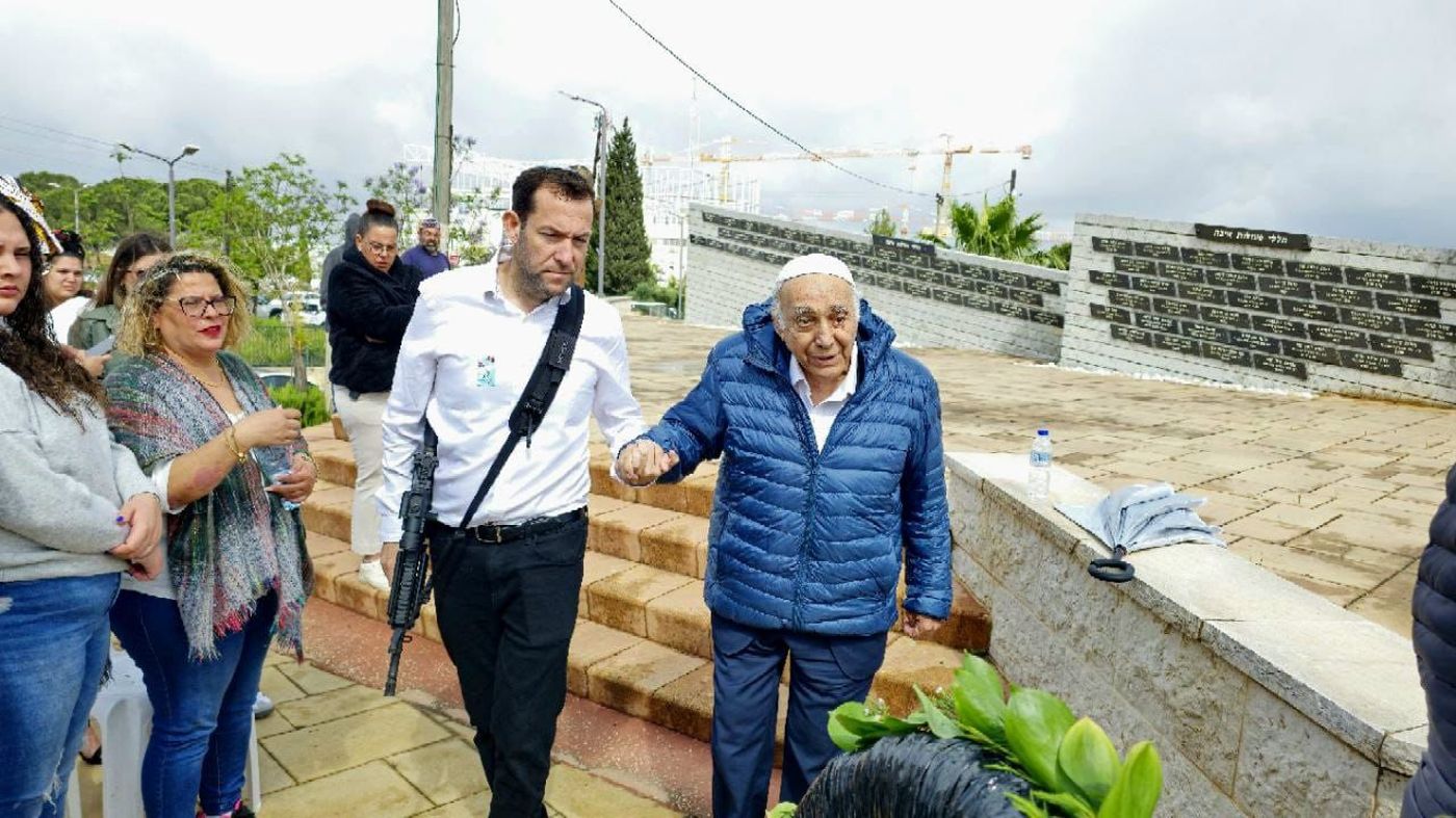 משה זר עם יוסי דגן |