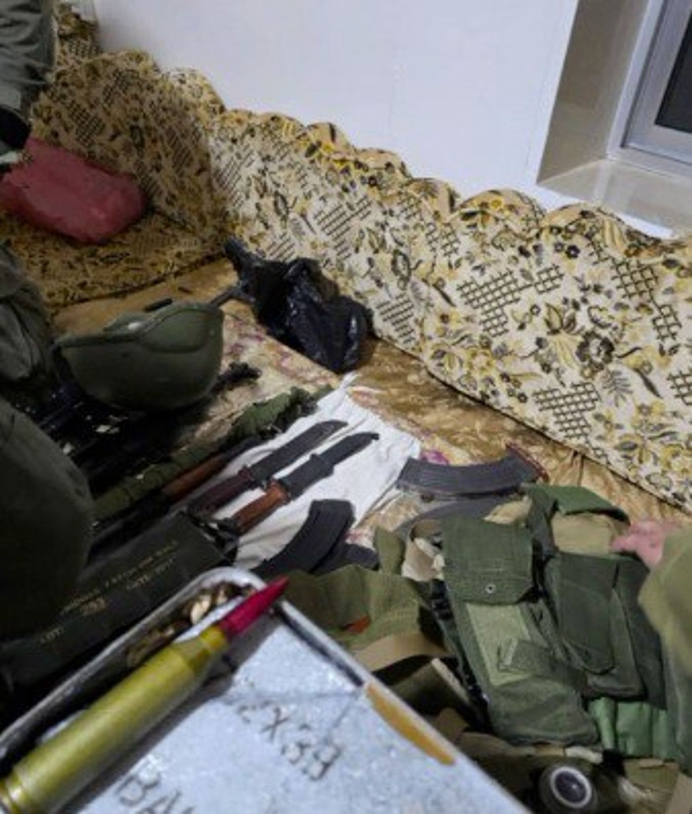 פשיטה דרמטית: צה"ל החרים אמצעי לחימה בדרום סוריה