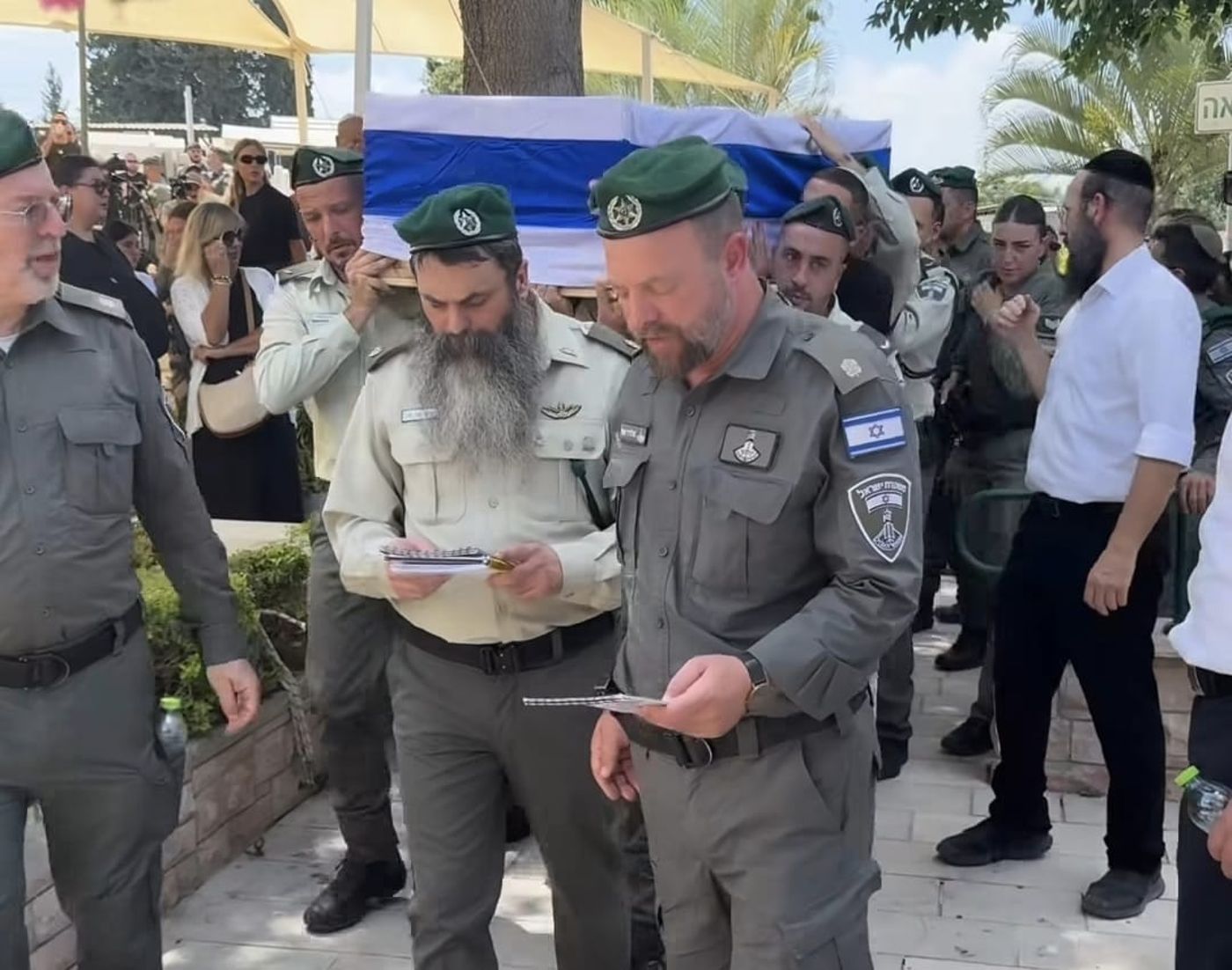 "הגן עלינו בגופו": הלוחם שנהרג בתאונת דרכים הובא למנוחות