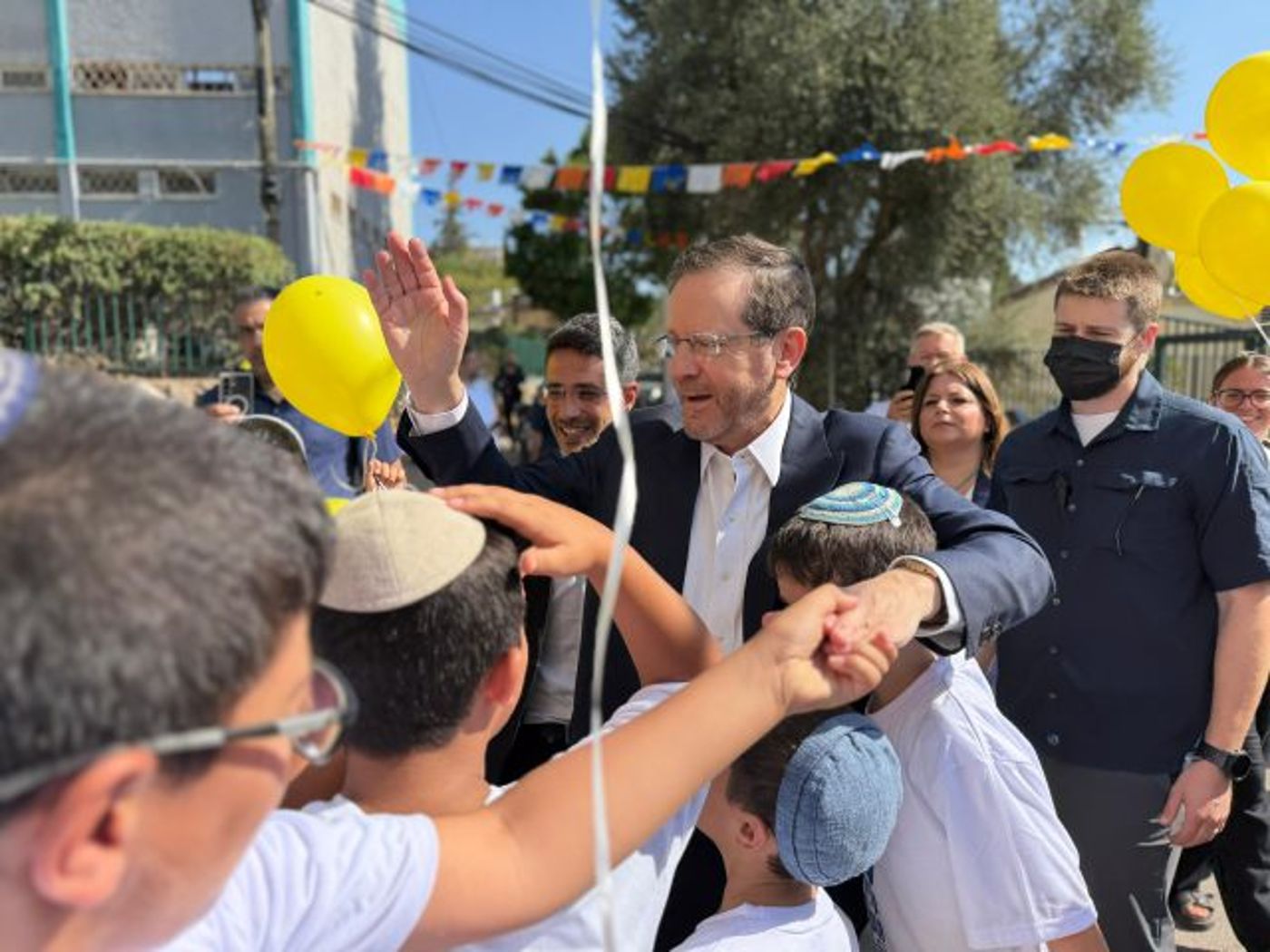 הרצוג בבי"ס שנפגע וחזר בקריית שמונה: "סמל של גבורה"
