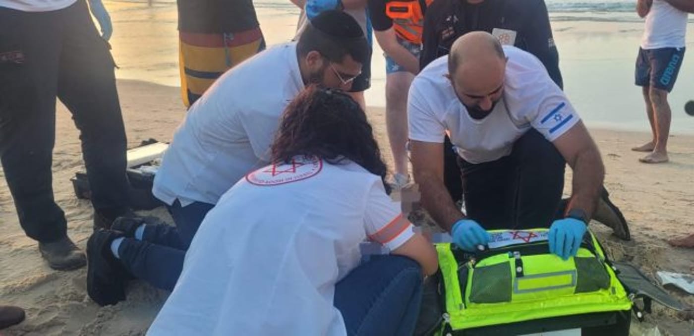 תיעוד פעילות מד"א בזירת הטביעה בנתניה.