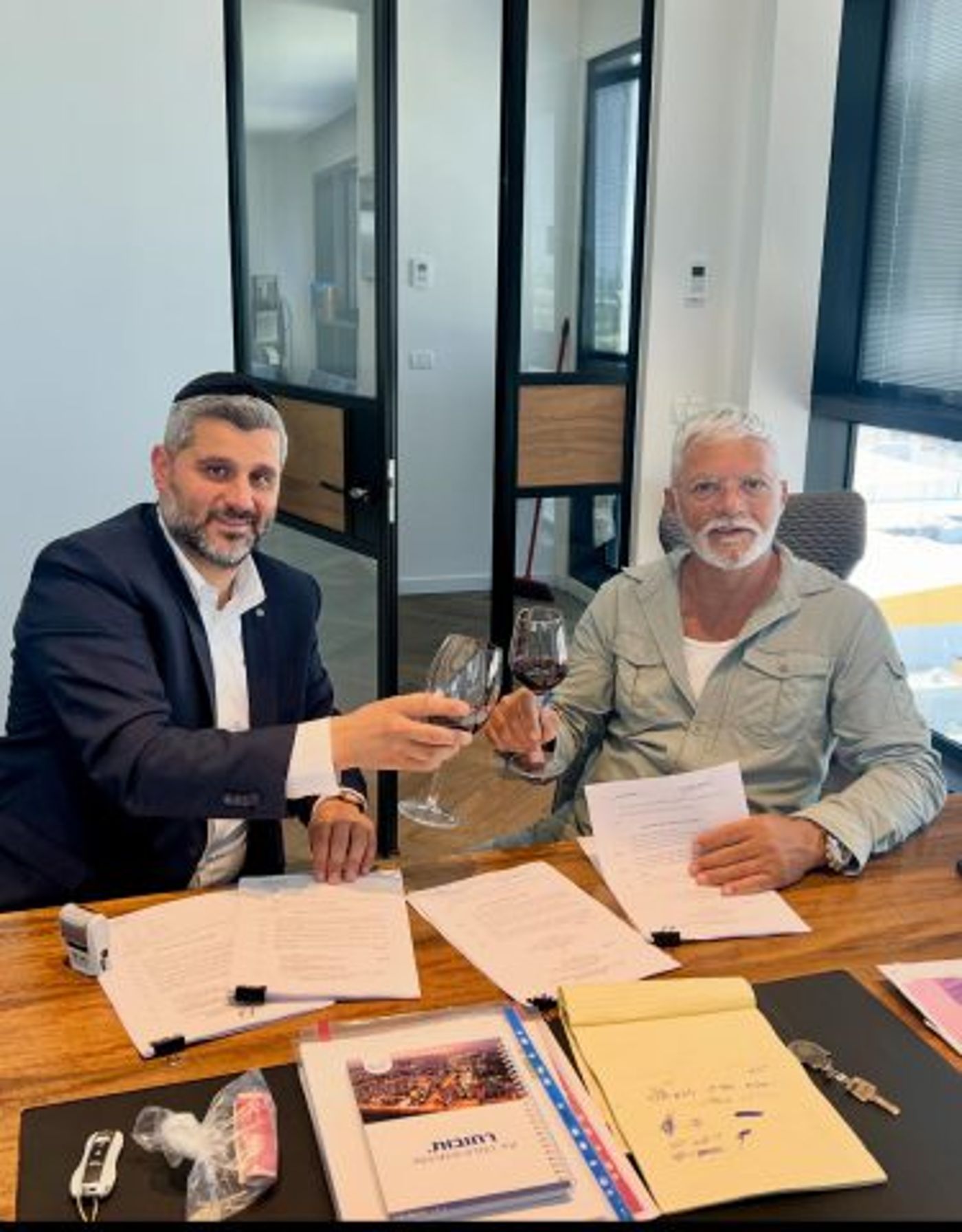 הבעלים החרדי של "נתיב החסד" קנה את זול "סטוק"