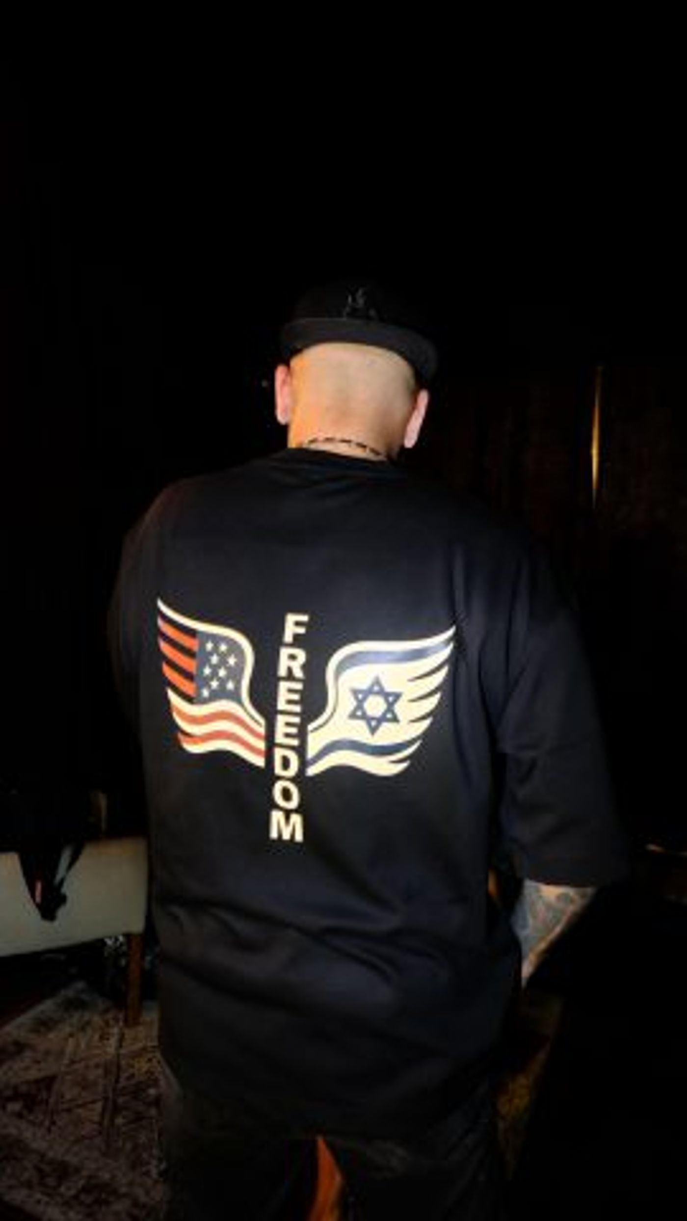 החולצה של הצל (חן איפרגן)