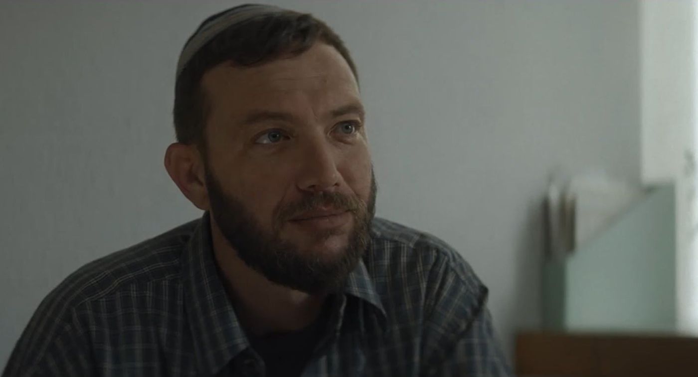מה מברכים על סושי? עוז זהבי דתי בפרק החדש של "נוטוק" | צפו