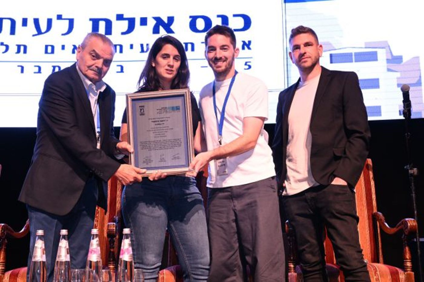 הופעה בהפתעה (צילום אודי פורטל, אגודת העיתונאים תא)