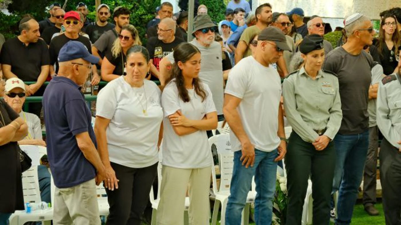 הלוויתו של עוז דניאל |