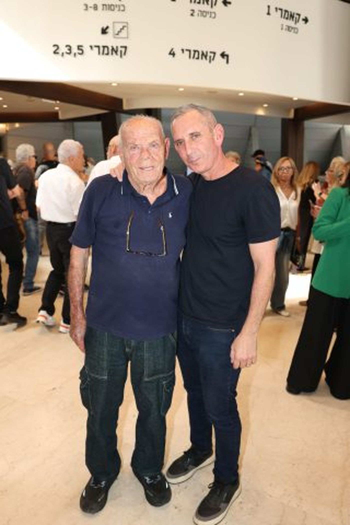 שרים לליאור