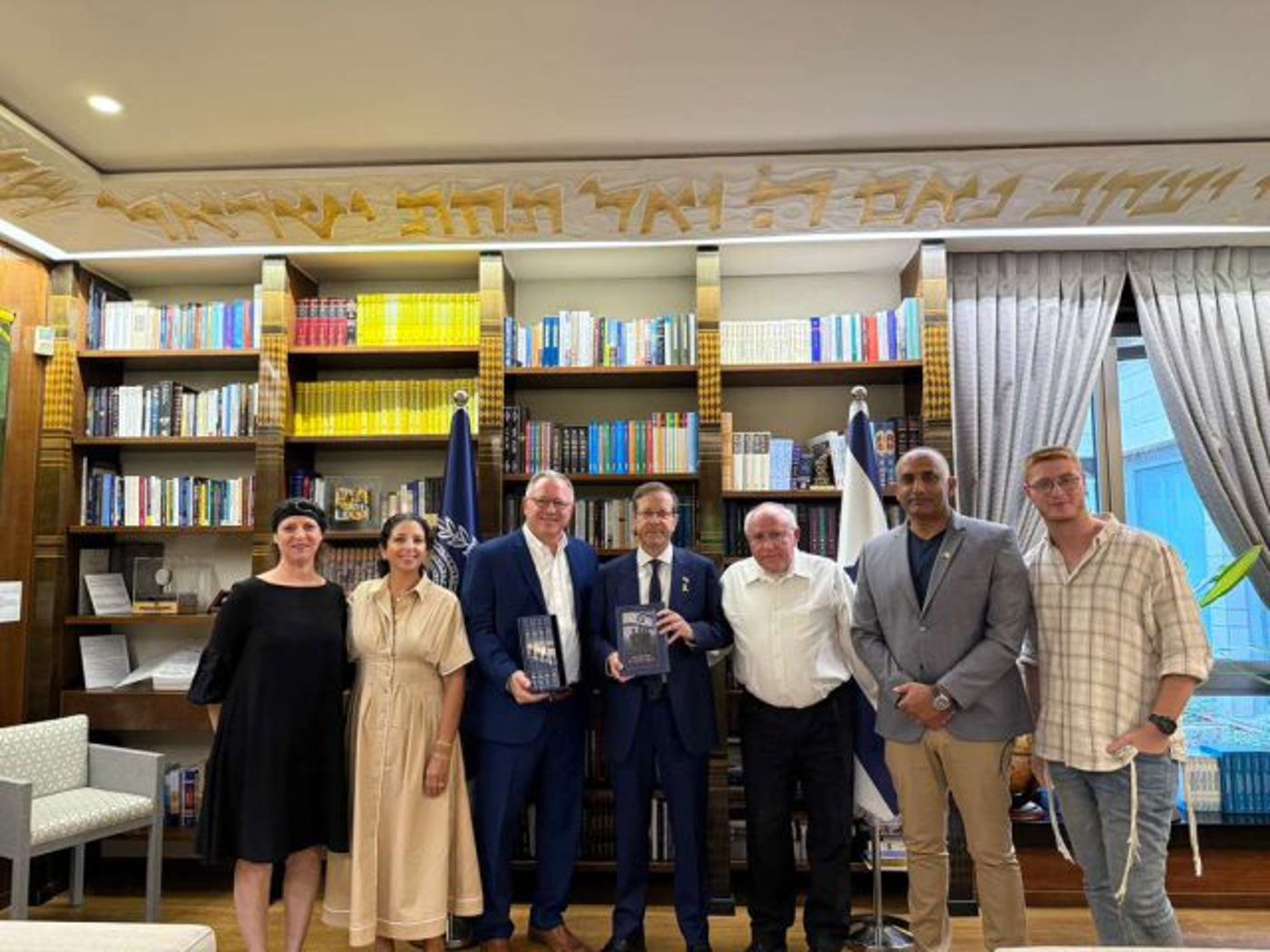 נשיא המדינה יצחק הרצוג במפגש עם נציגי עמותת "מנציחים"