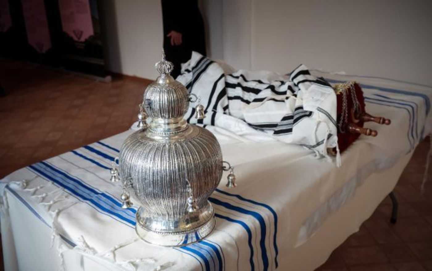 לבקשת רה"מ: ממשלת הונגריה השיבה בית כנסת עתיק לידי היהודים