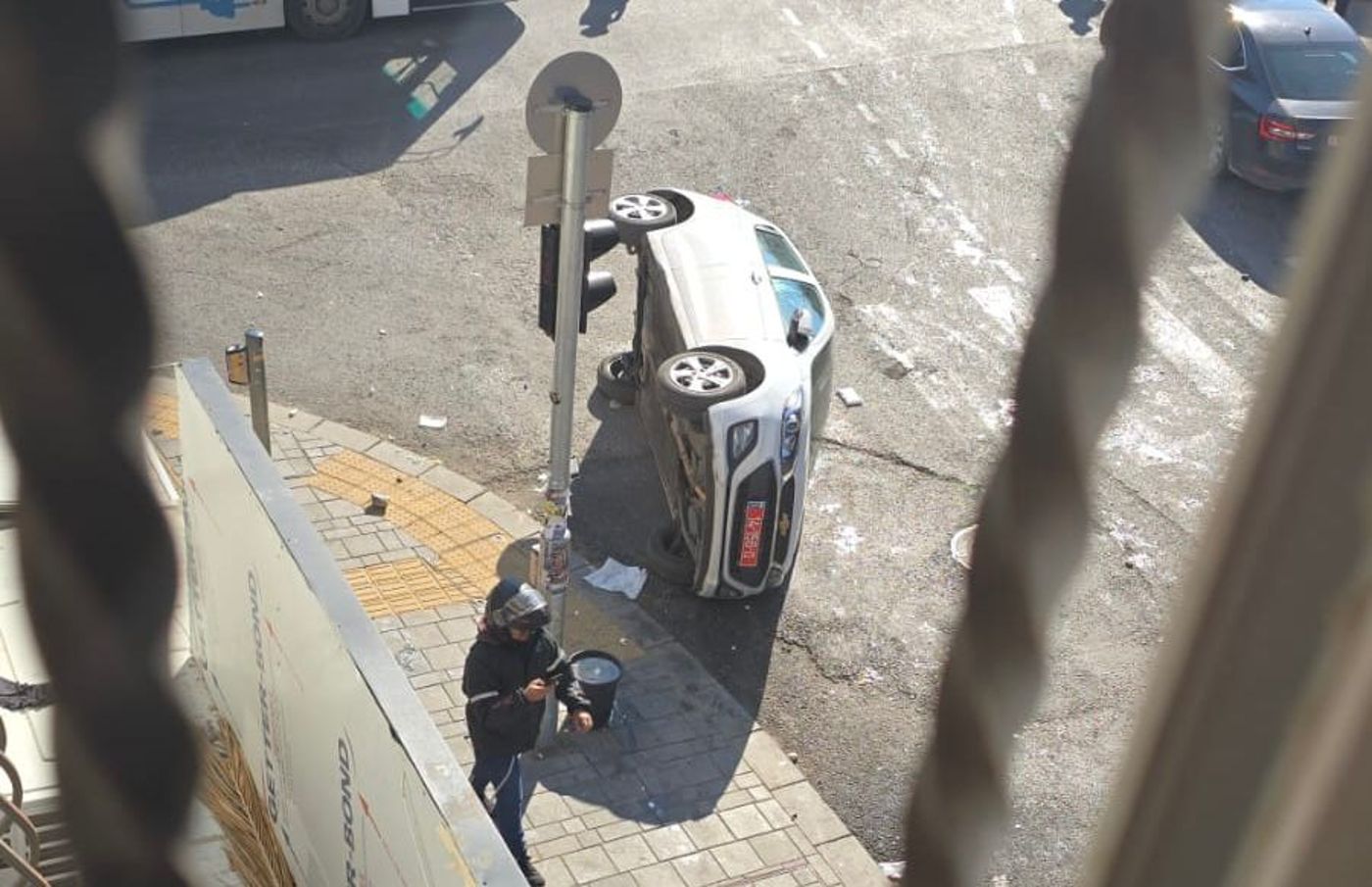 מהומות אלימות בירושלים: שוטרים נפצעו במהלך עימותים עם חרדים