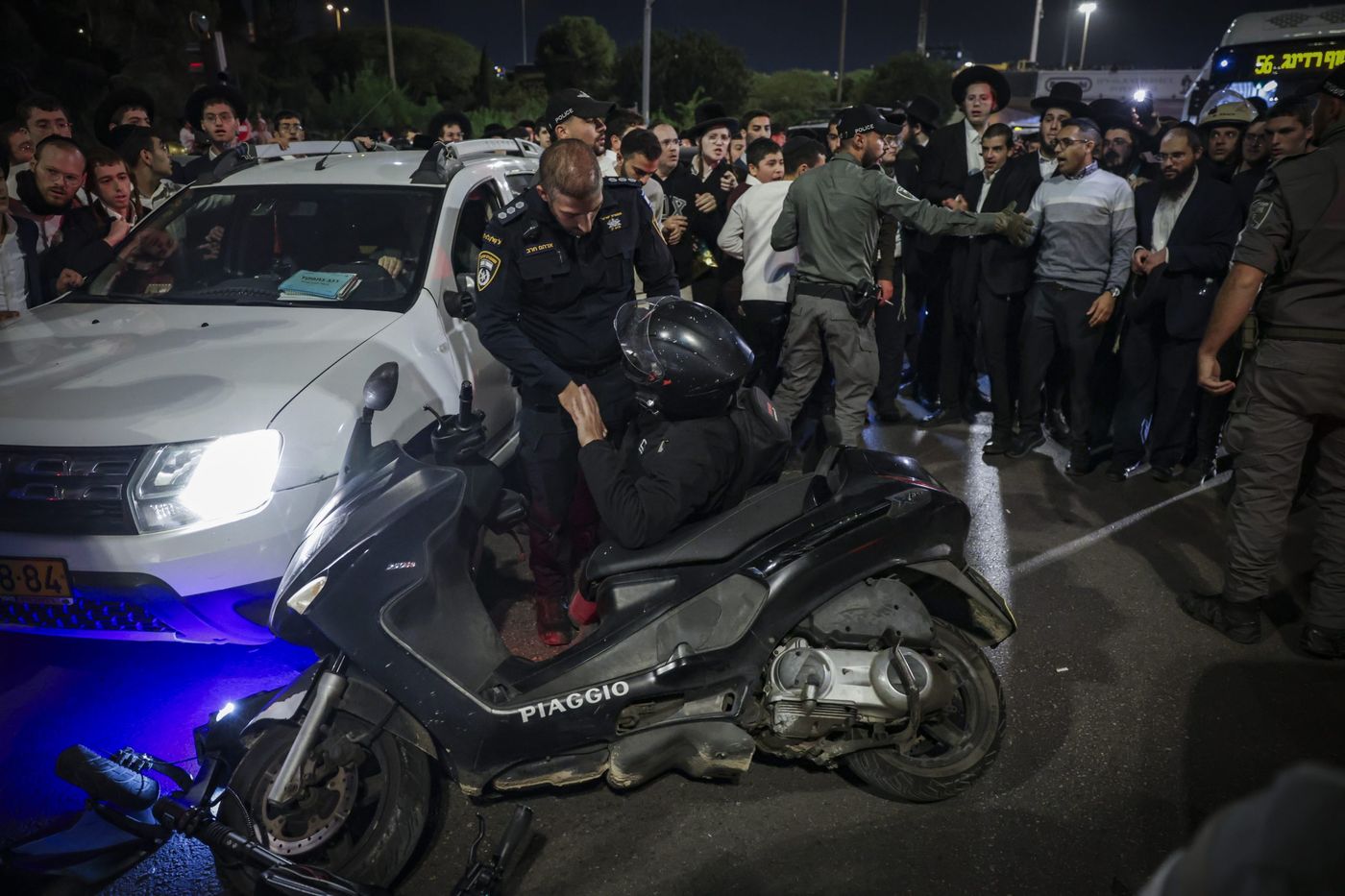 חרדים חוסמים את הכבישים המרכזים: "עלול להסתיים באסון כבד"