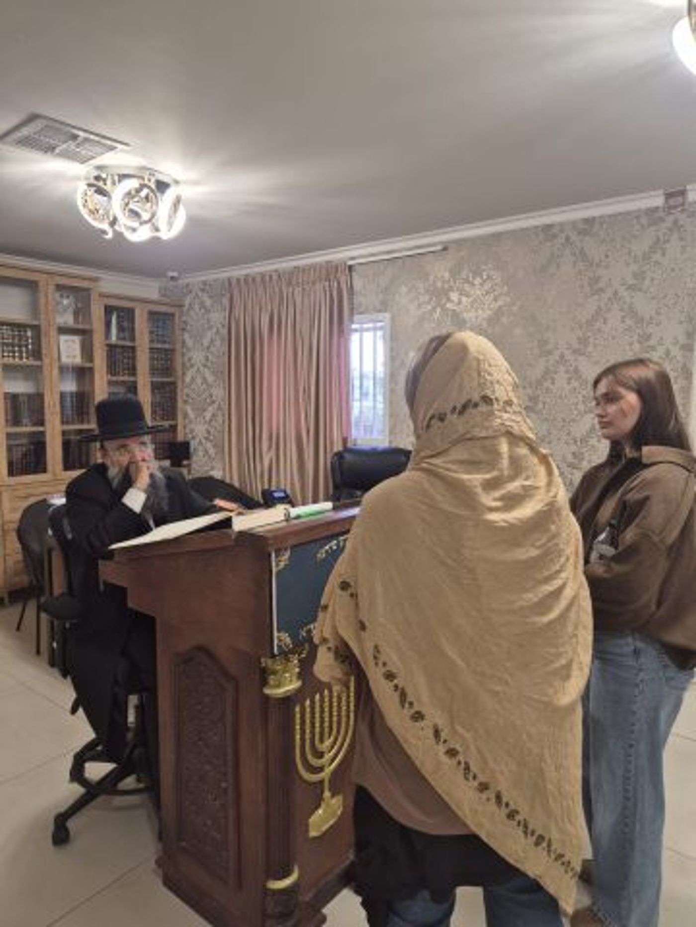 רומי פרנקל אצל 'הרנטגן' (באדיבות: איציק אוחנה 'כיכר השבת' ו'הרבנית של האינסטגרם')