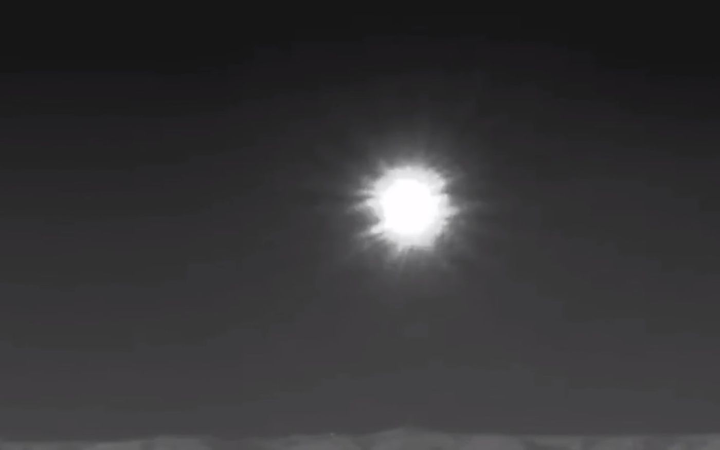 תיעוד: מסוק יירט 2 רחפנים שניסו לחצות את הגבול ממצרים