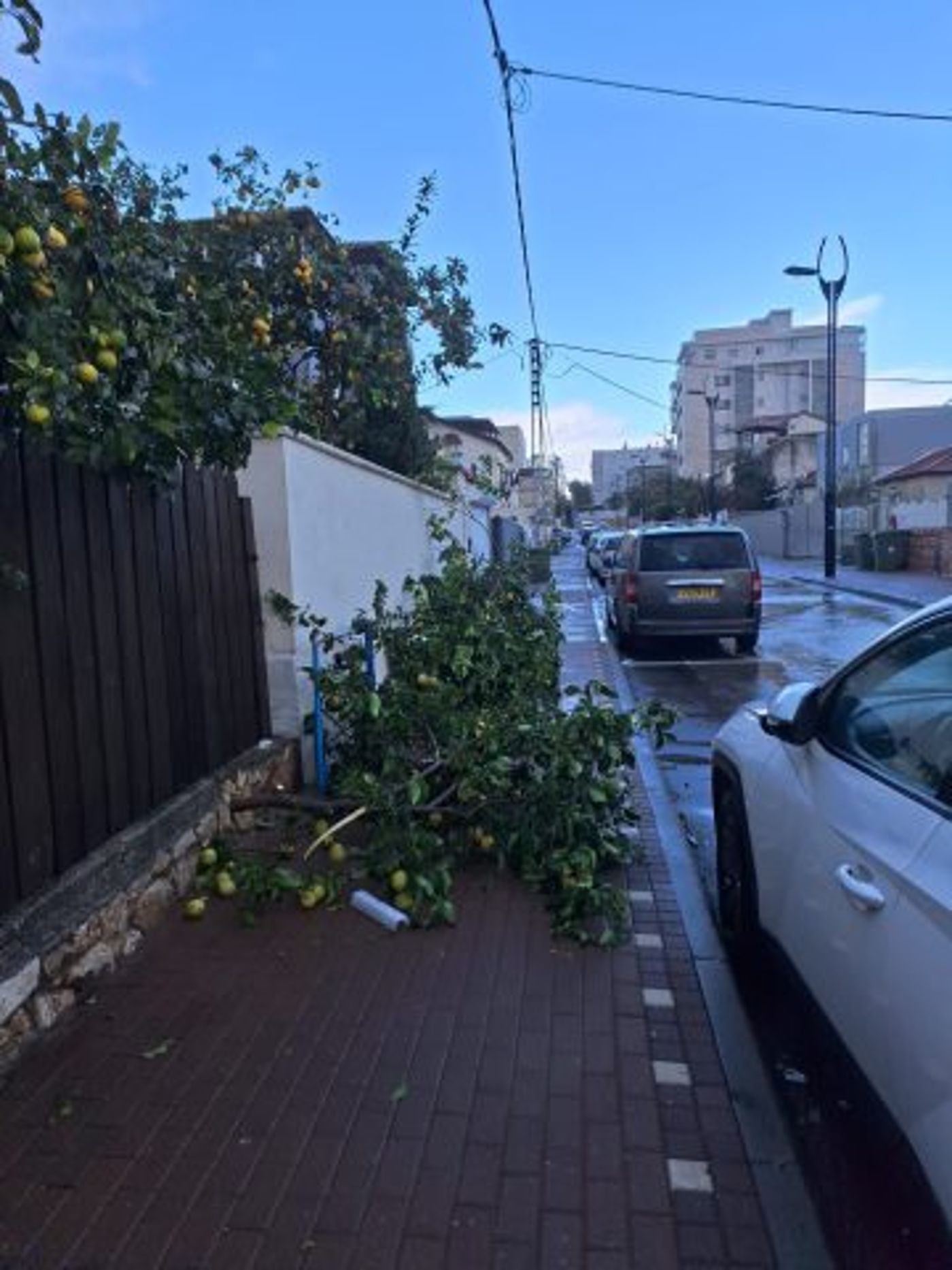 מזג האוויר הסוער: תיעוד דרמטי מההצפות בכבישי חיפה