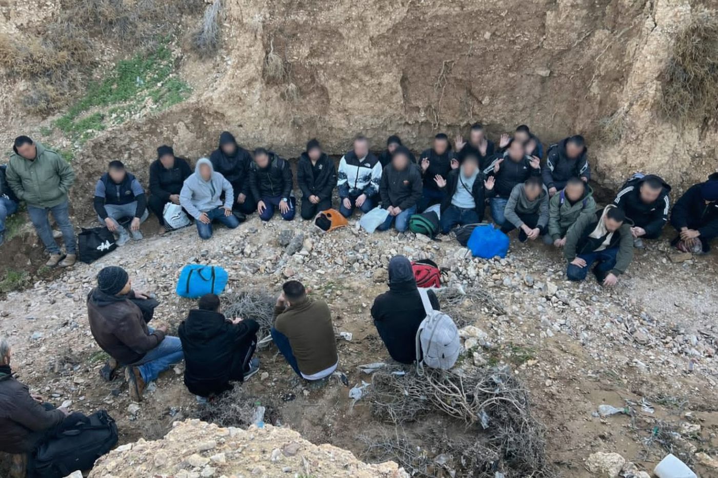 המחדל הביטחוני נמשך: עשרות שב"חים נמצאו בדרום ובמרכז