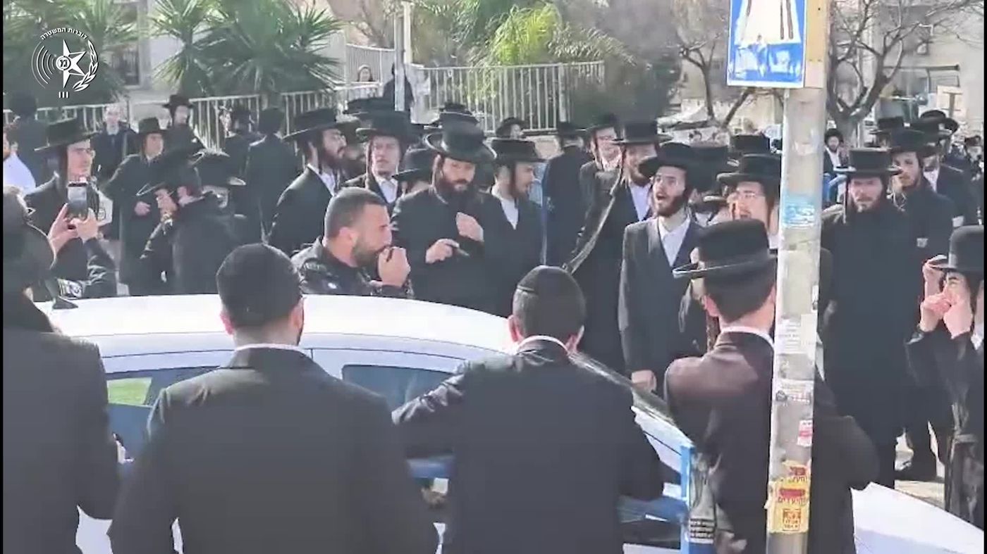 עשרות חרדים מתפרעים בירושלים במחאה נגד נתיחת גופות הפעוטות