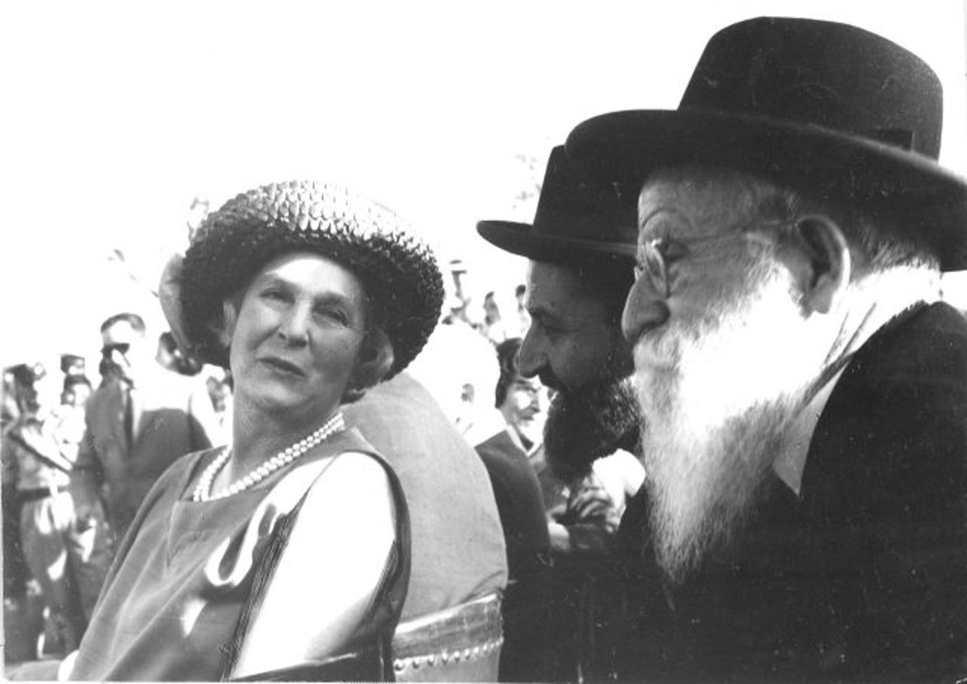 הברונית דורותי דה רוטשילד בטקס חנוכת משכן הכנסת ב-1966.