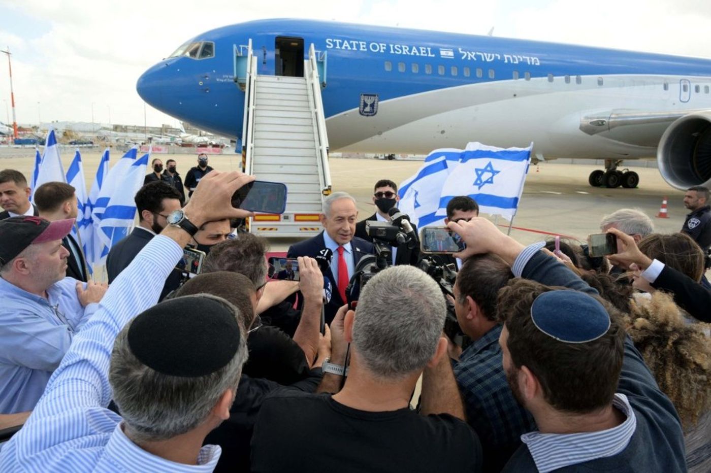 ראש הממשלה נתניהו לפני המראה לארצות הברית.