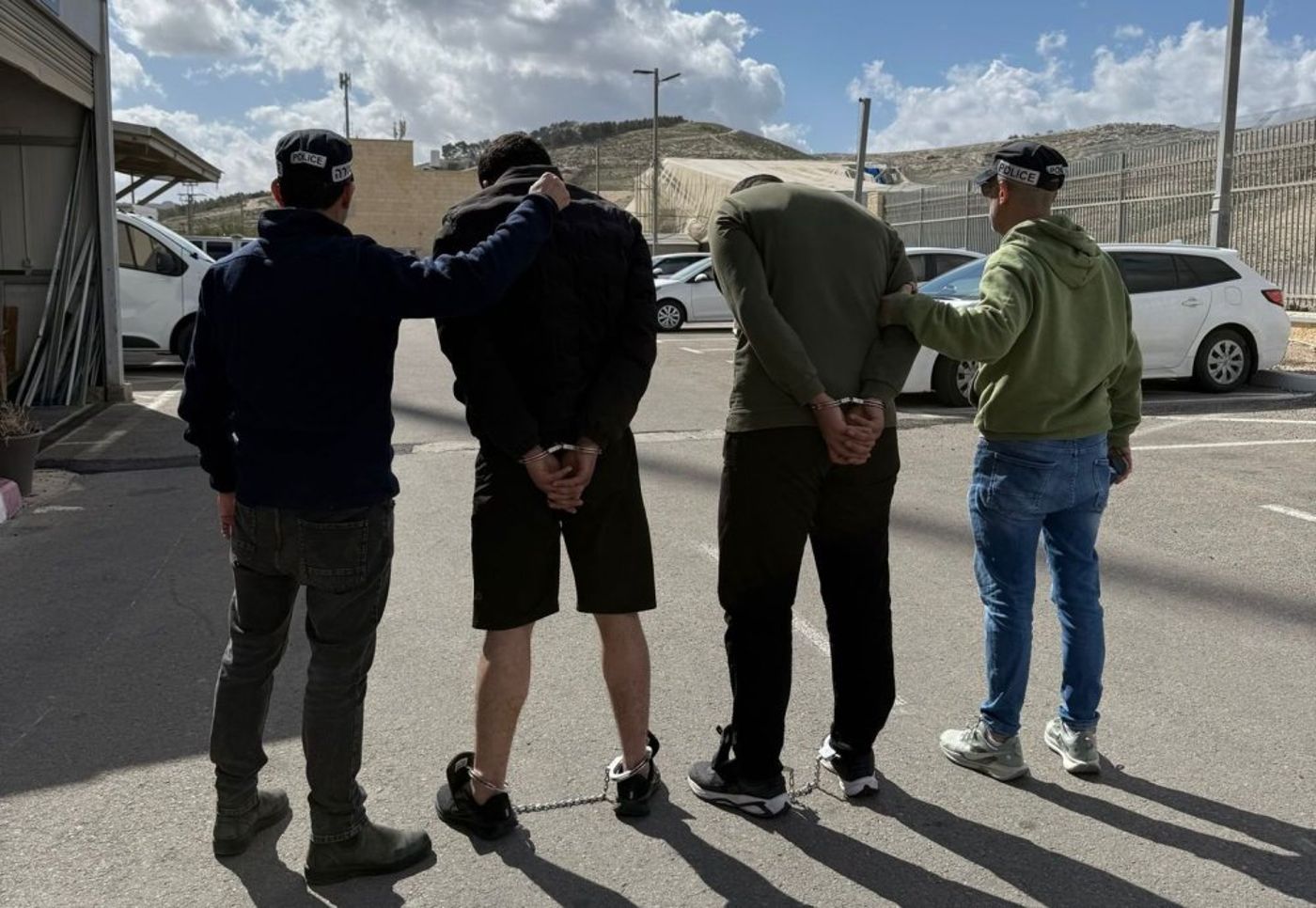 פלסטינים נעצרו בחשד להשלכת בקבוקי תבערה